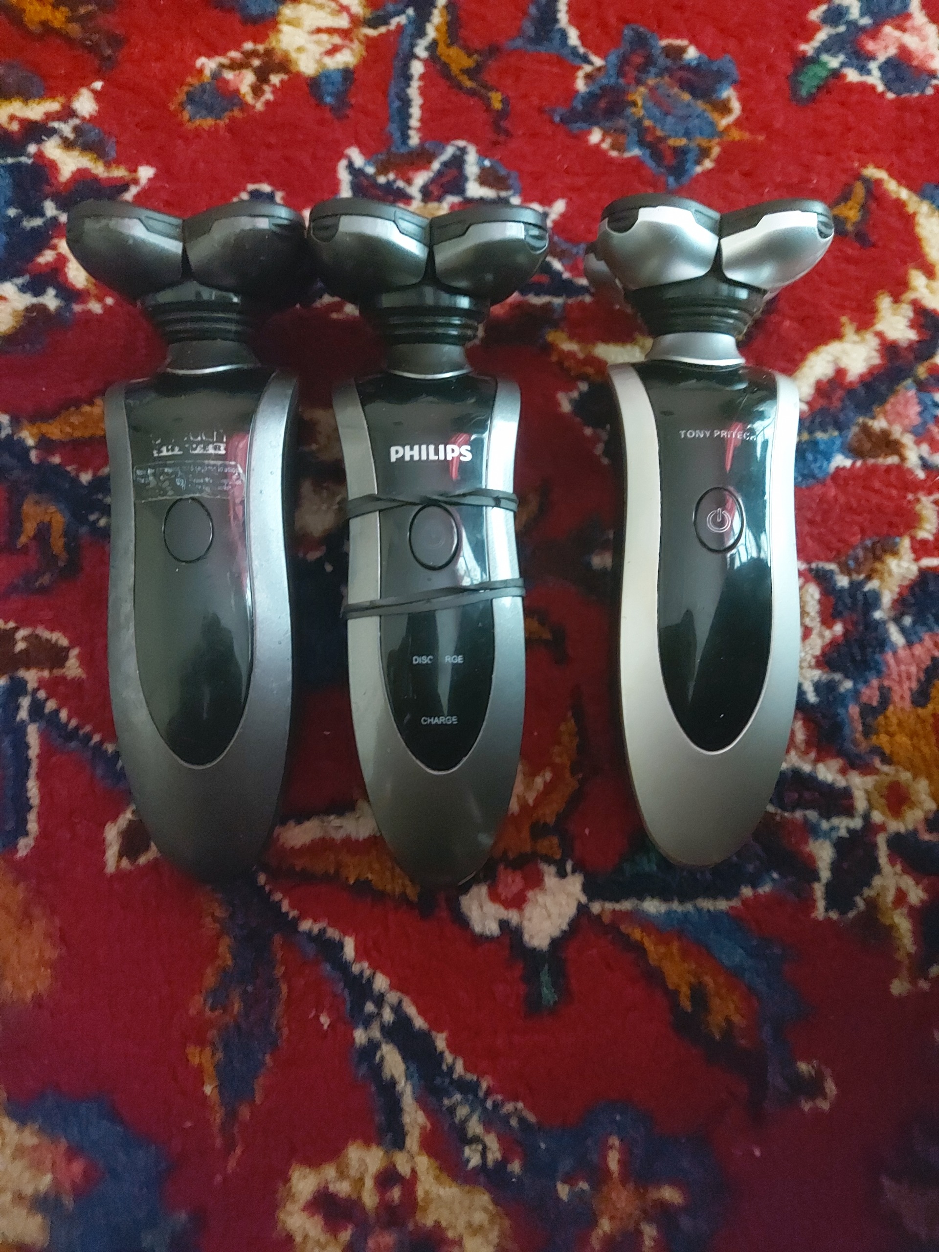 سه عدد ریش تراش شارژی