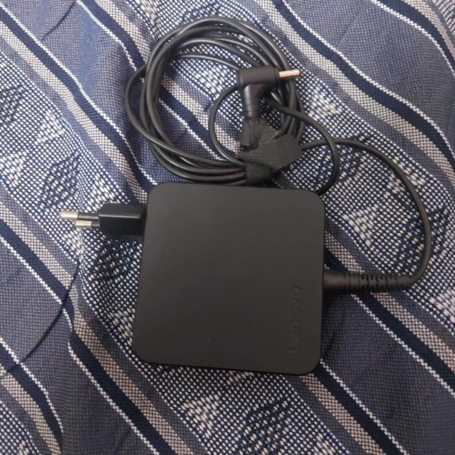 شارژر لپ تاپ لنوو