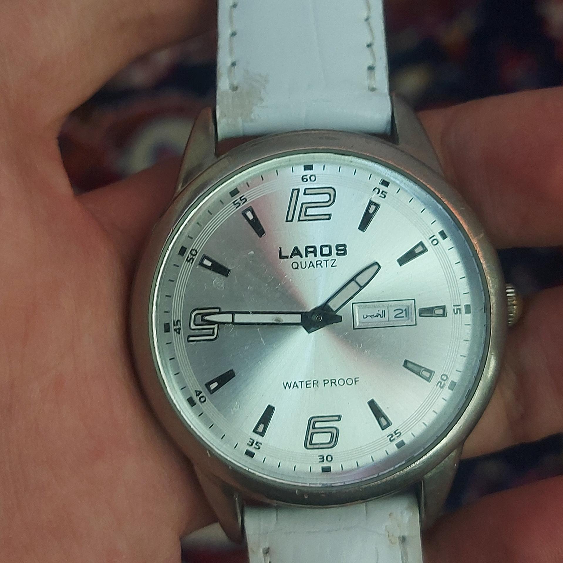 لاروس کوارتز اصلی دو تقویم قدیمی