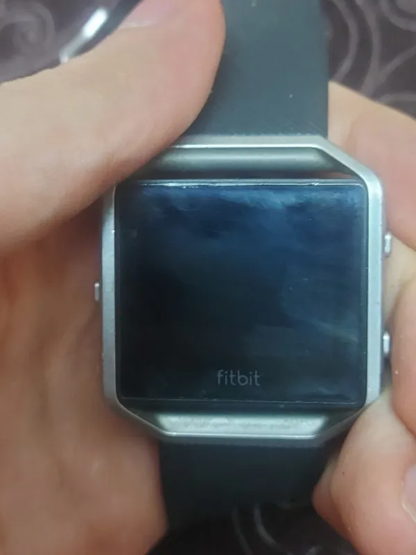 ساعت مچی هوشمند fitbit
