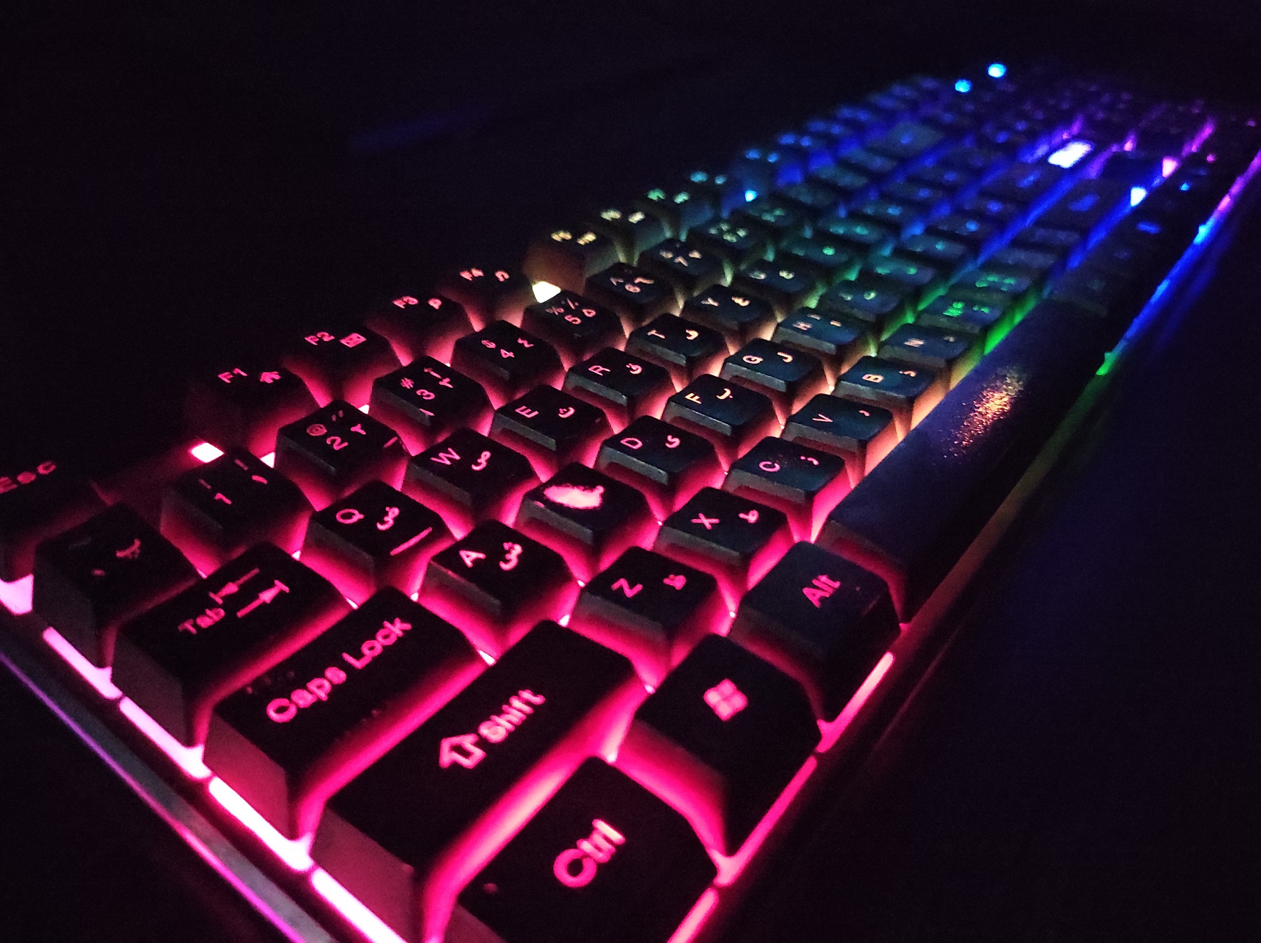کیبورد گیمینگ RGB
