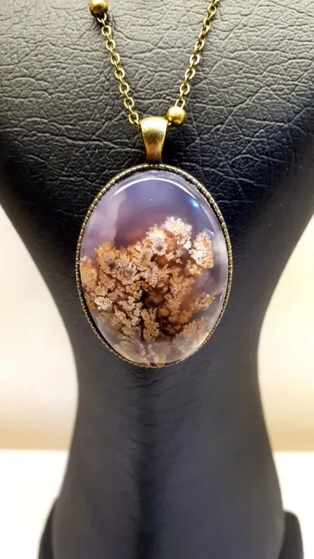 گردن آویز شجر