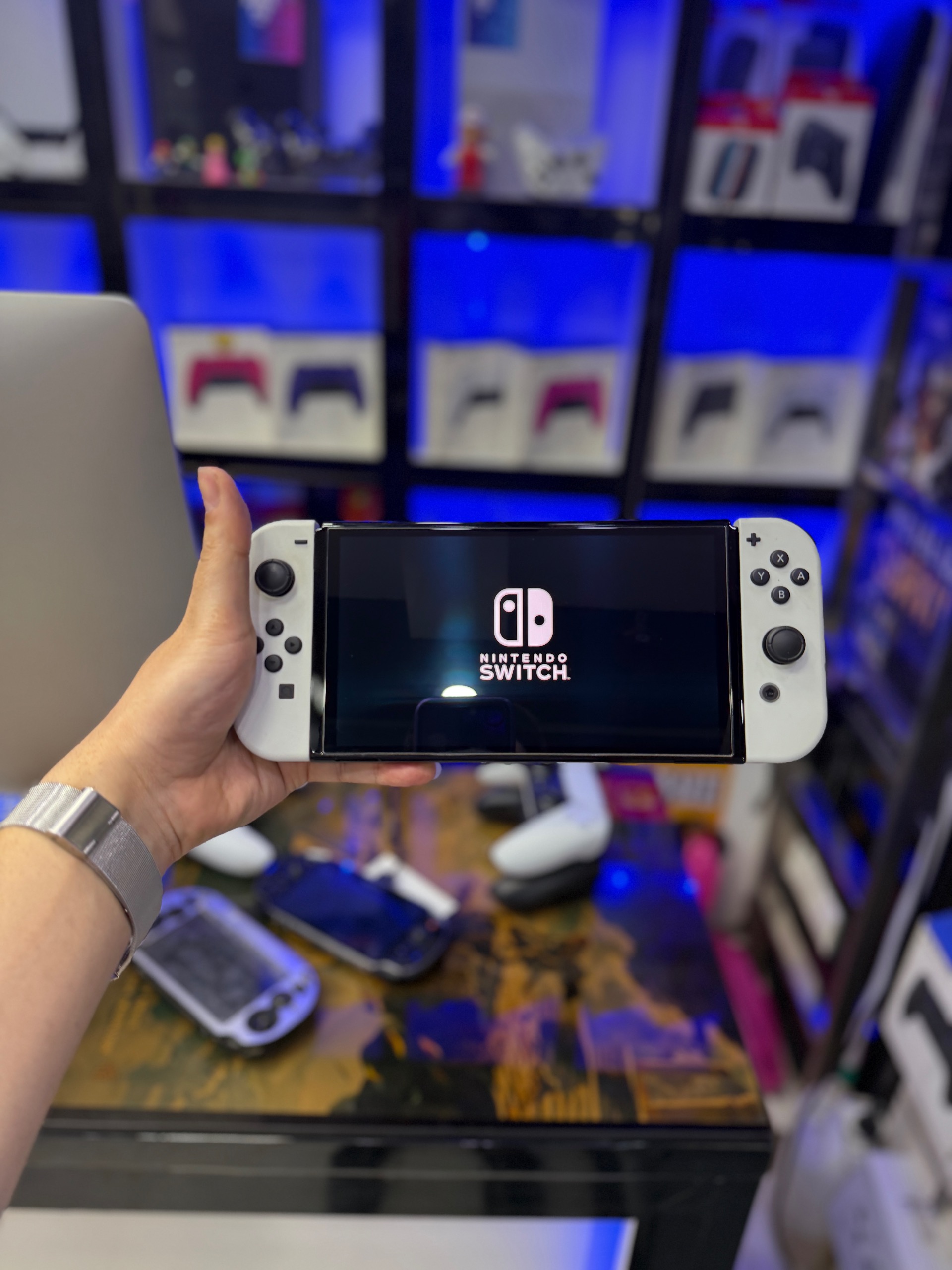 نینتندو سوییچ اولد سفید کپی خور با مموری 256