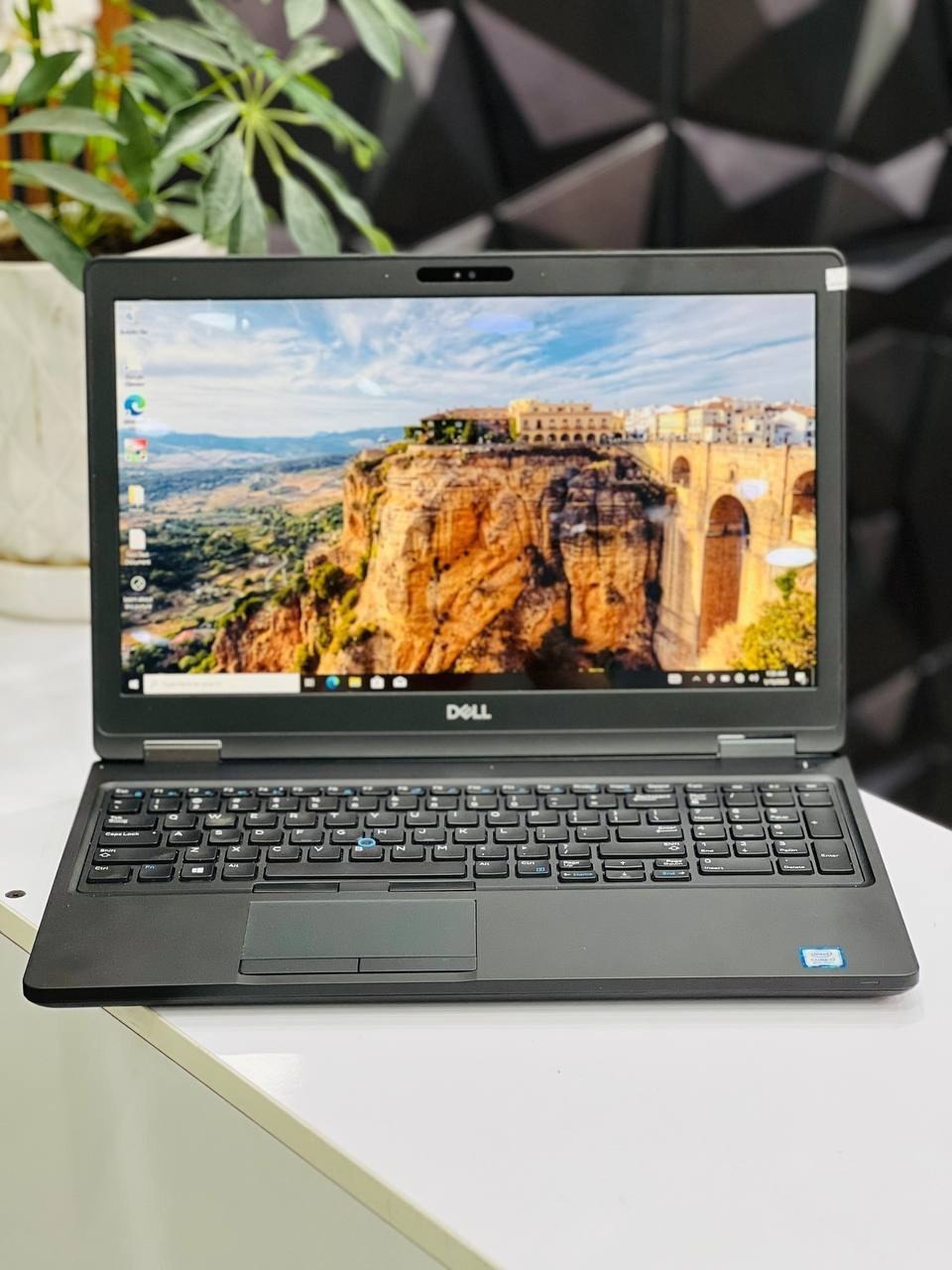 لپ تاپ Dell latitude 5570-5580