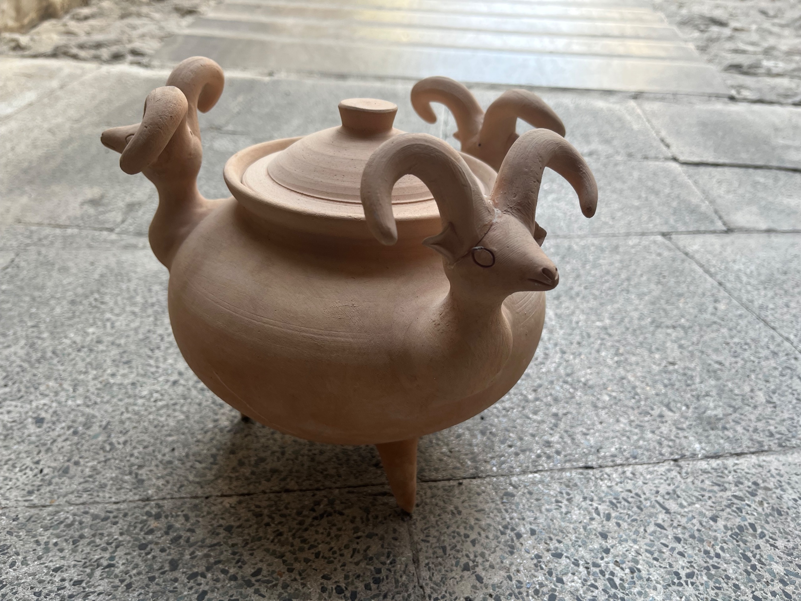 ظرف سفالی ساخت دست مارلیک
