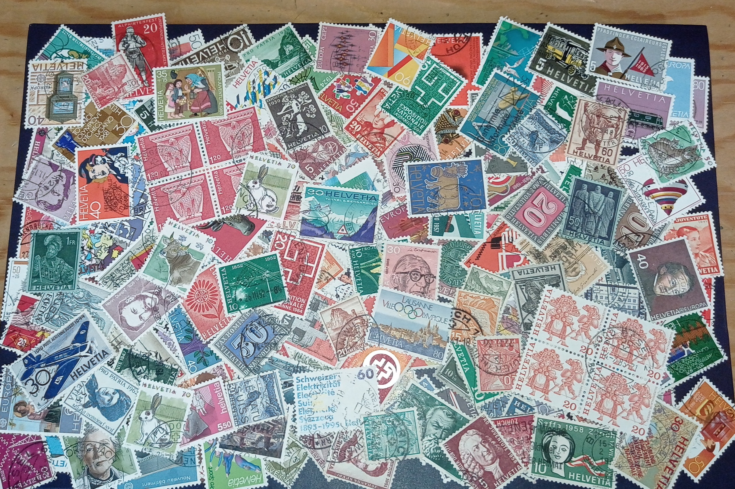 210 تمبر باطل سوئیس بی تکرار