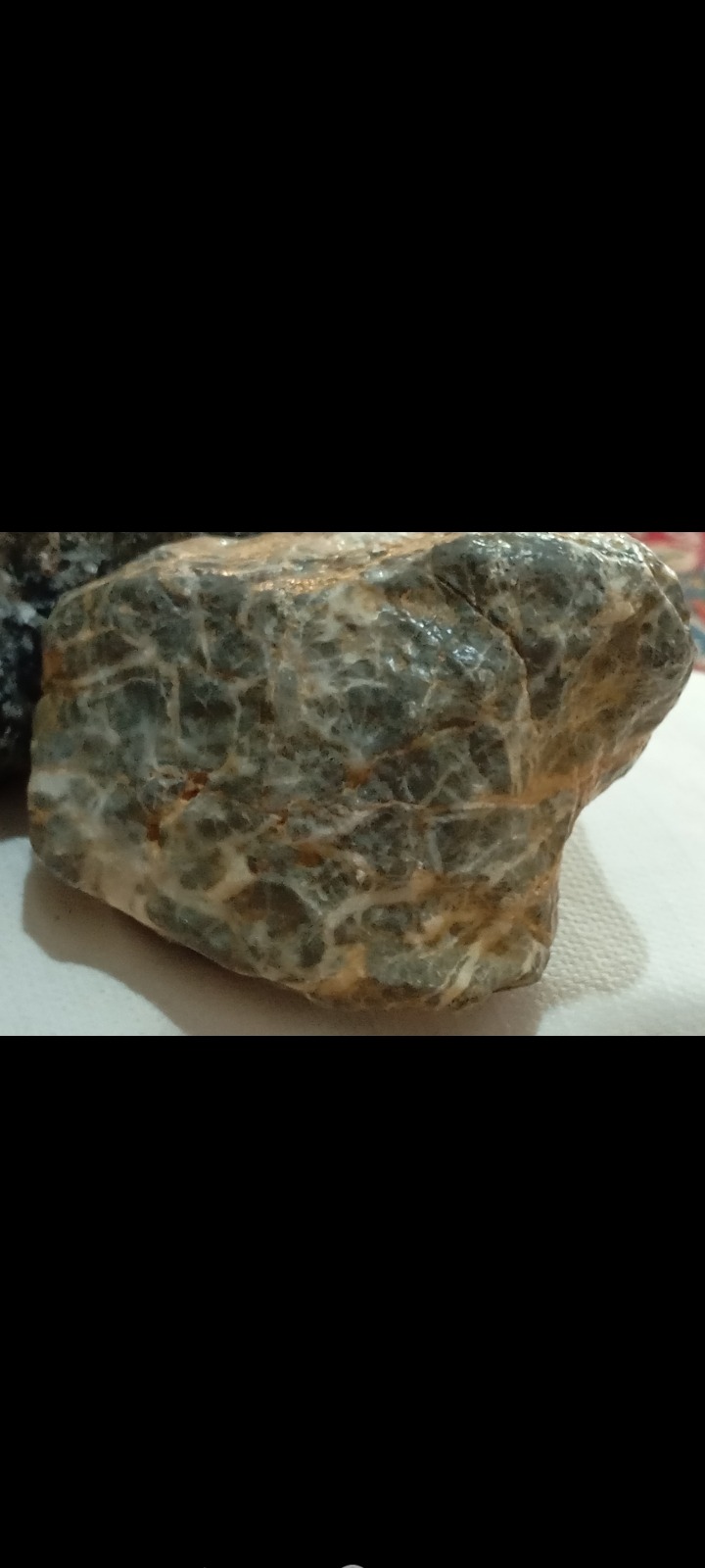 سنگ شکلدار بسیار سنگین مشکوک