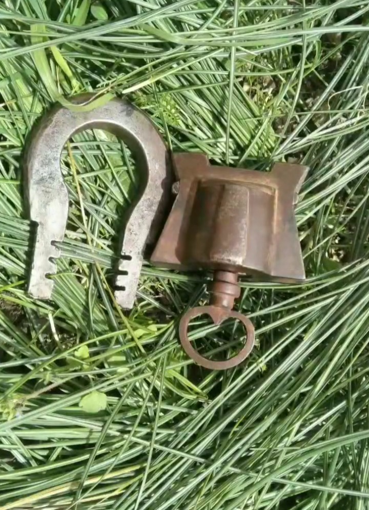 قفل سنگی دامنی