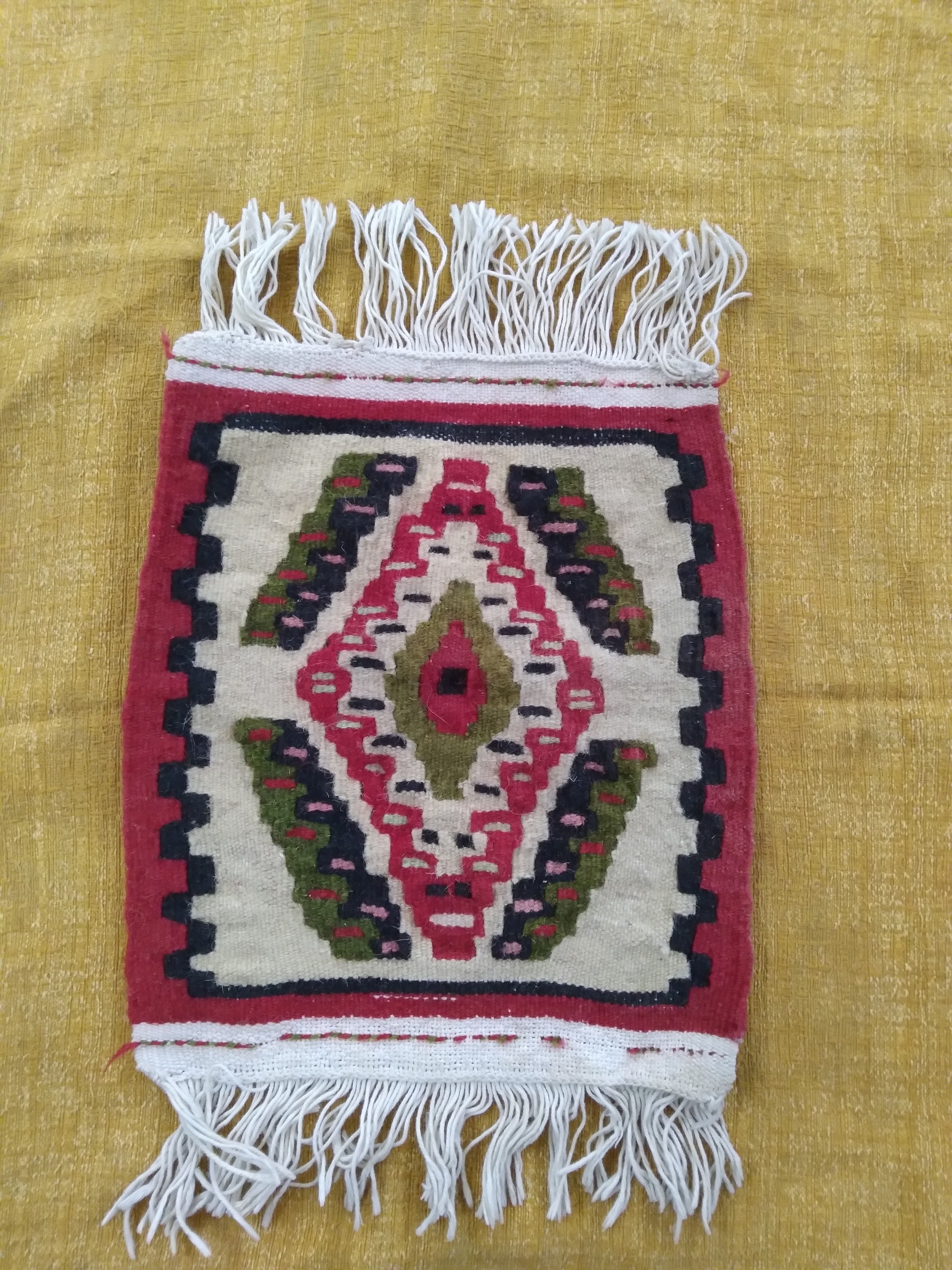 جاجیم قدیمی رومیزی