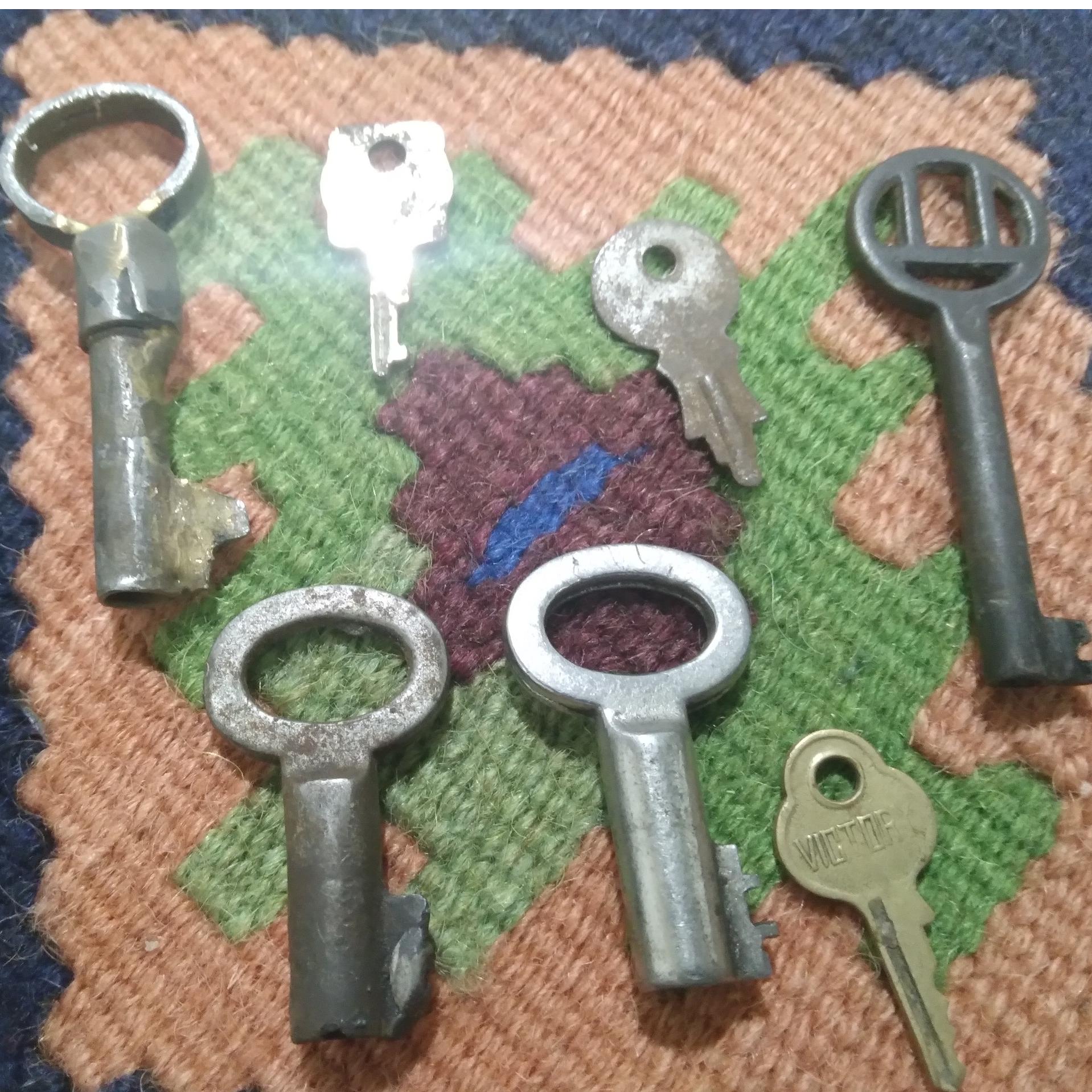 کلید های قدیمی کوچک