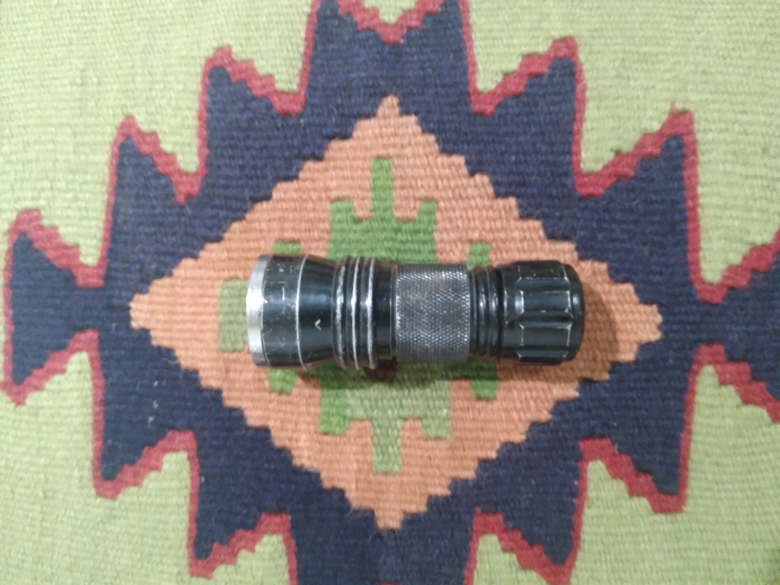 چراغ قوه قدیمی