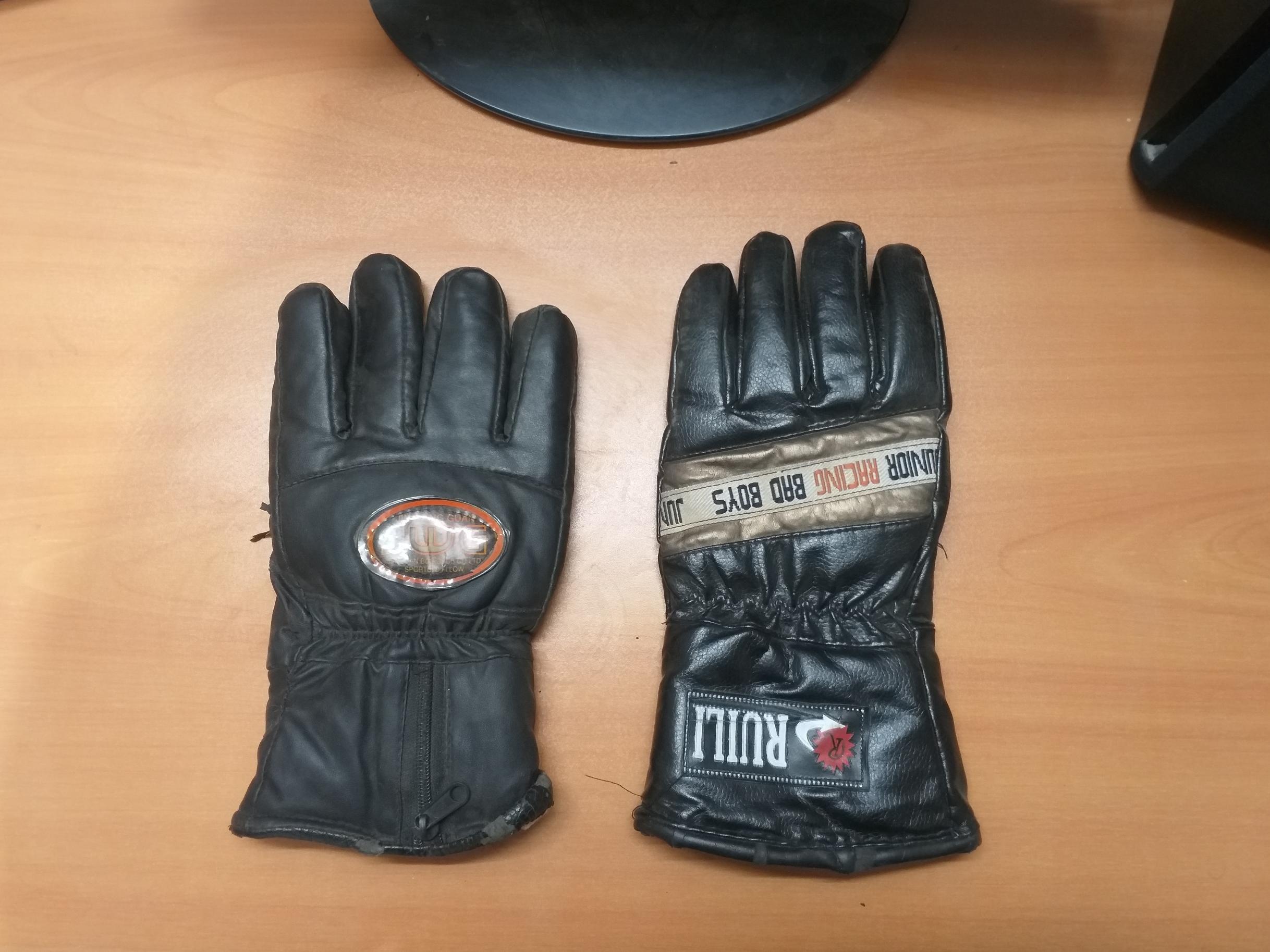یک جفت دستکش موتور سیکلت