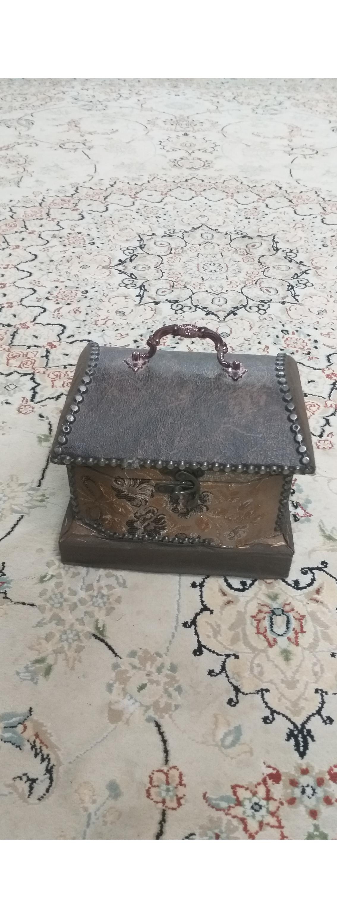 صندوقچه تزیینی چوبی دست ساز با طرح قدیمی