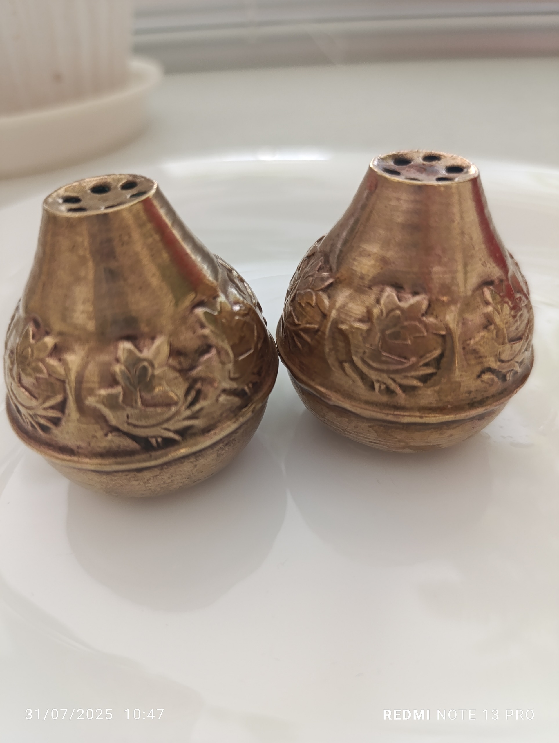 نمکدان برنجی قدیمی