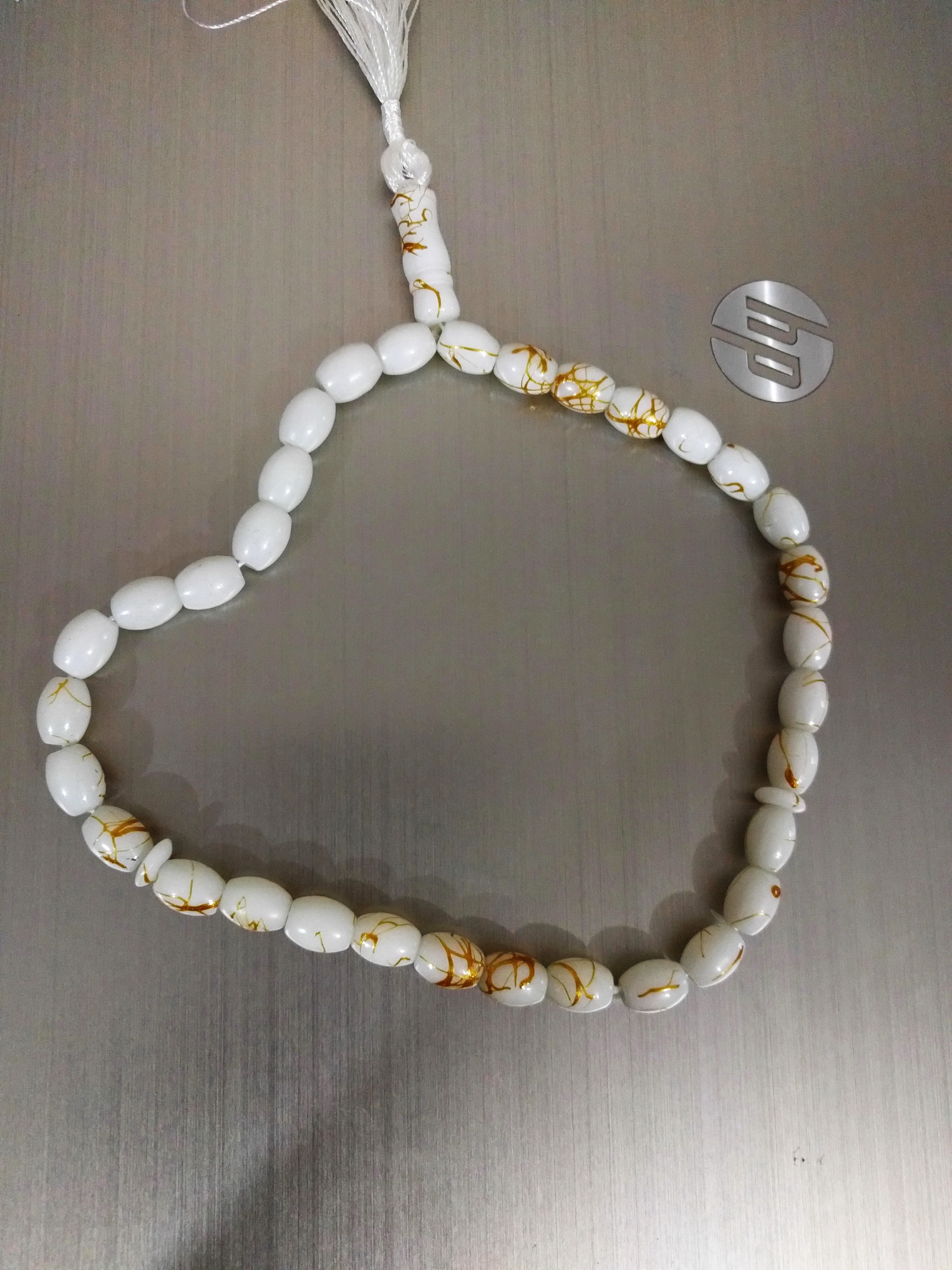 تسبیح 33 دانه صدفی رنگ رگه دار