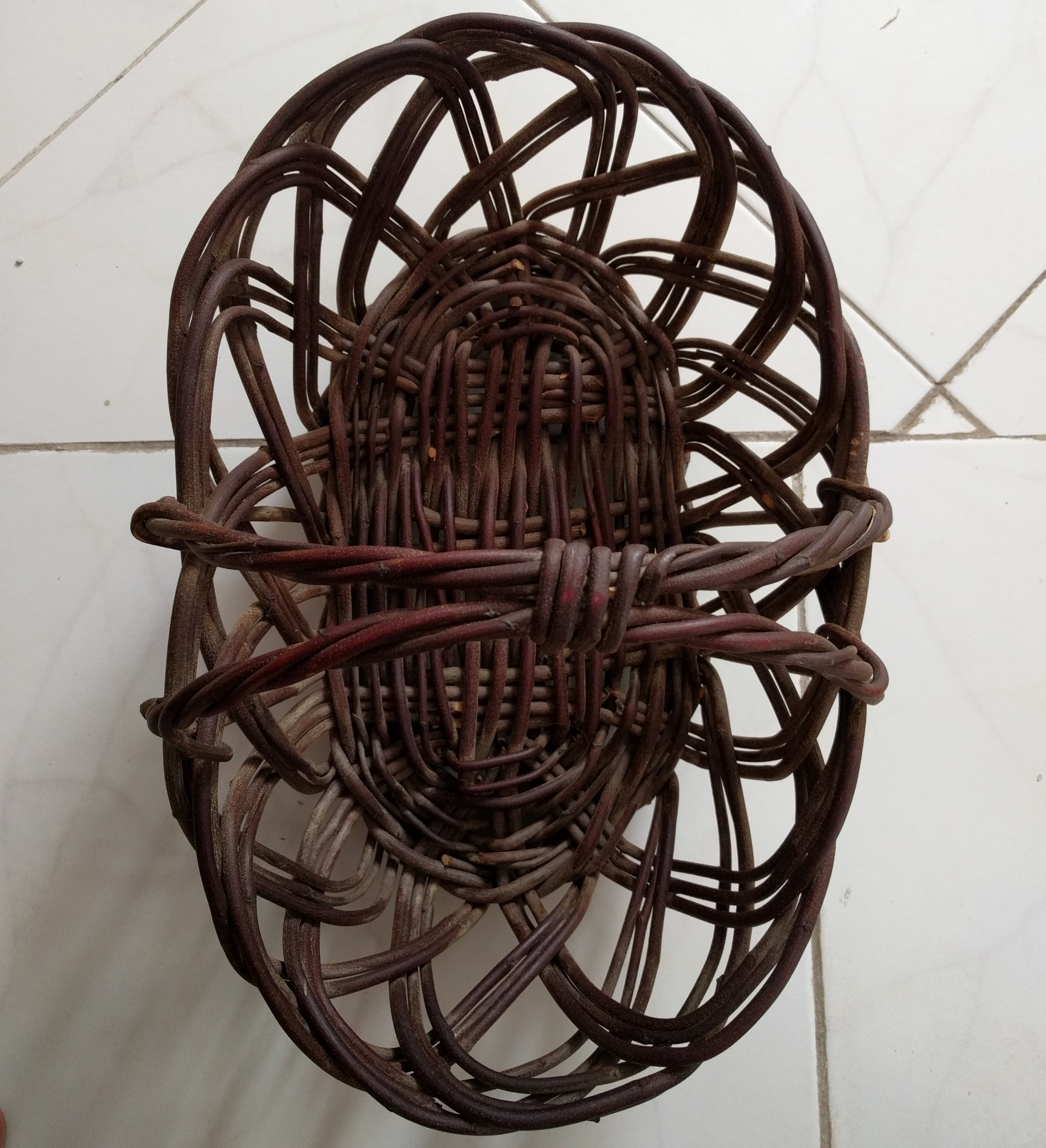 سبد دستباف چوبی قدیمی بزرگ