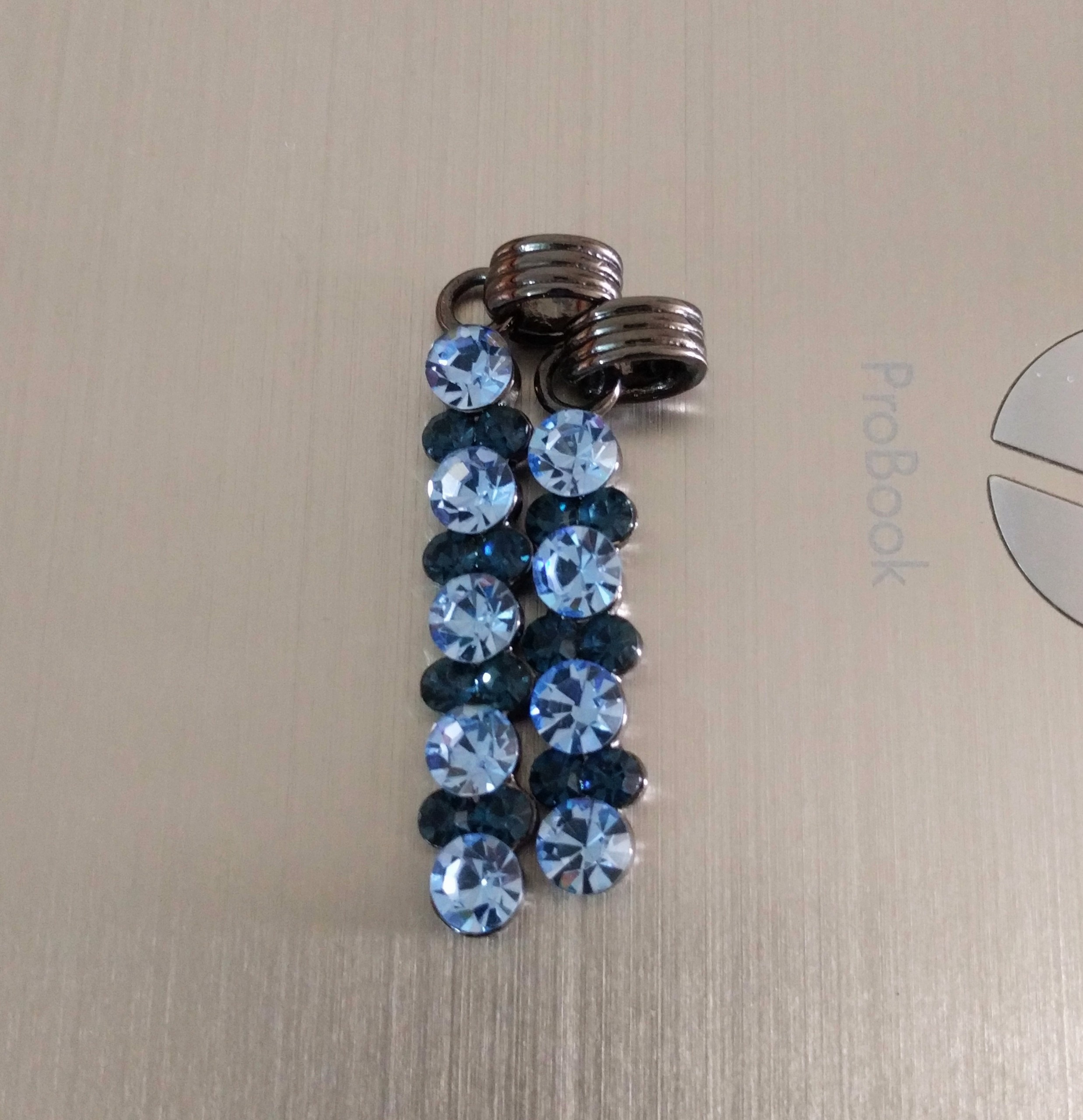 آویز گردنبند نگین آبی خوشرنگ 2 عددی