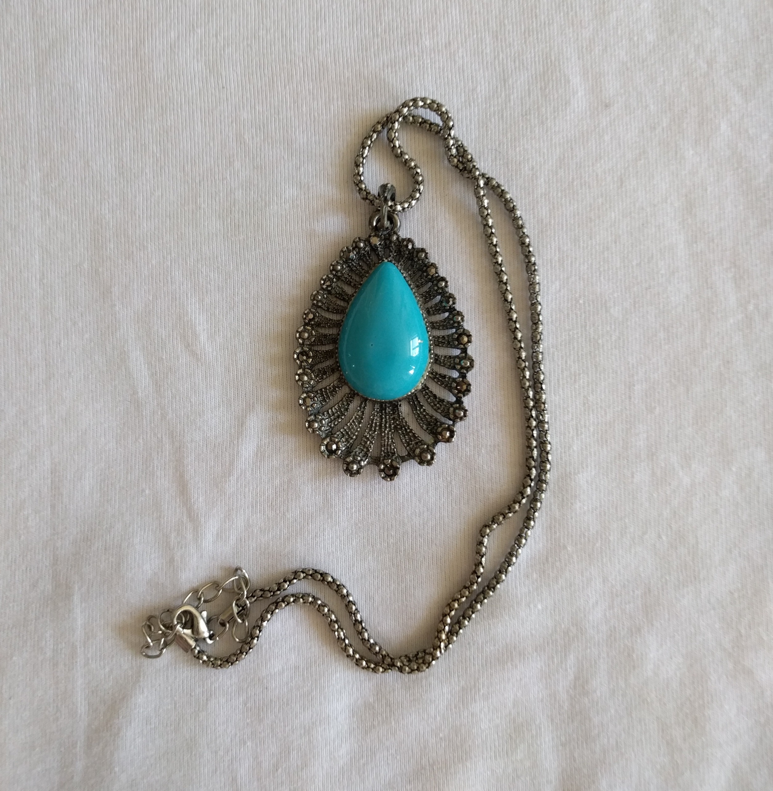 گردنبند زیبای نگین فیروزه ای همراه با زنجیر