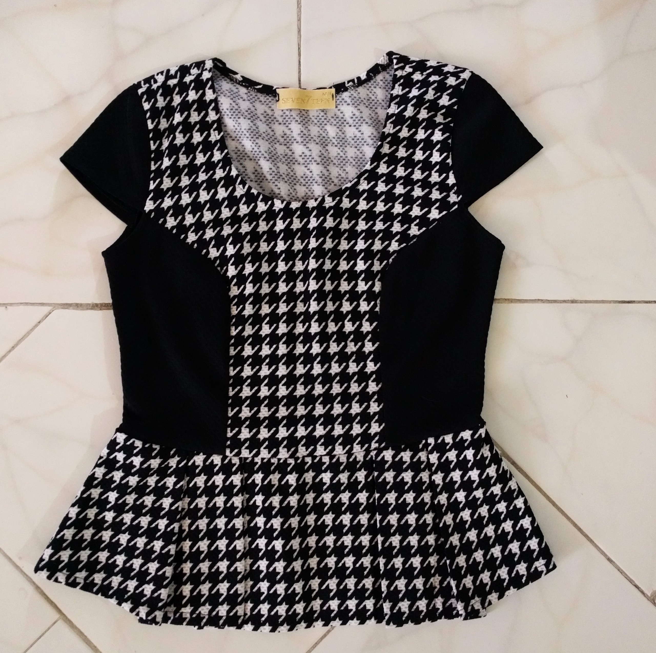 تاپ شومیز مجلسی دخترانه برش دار شیک