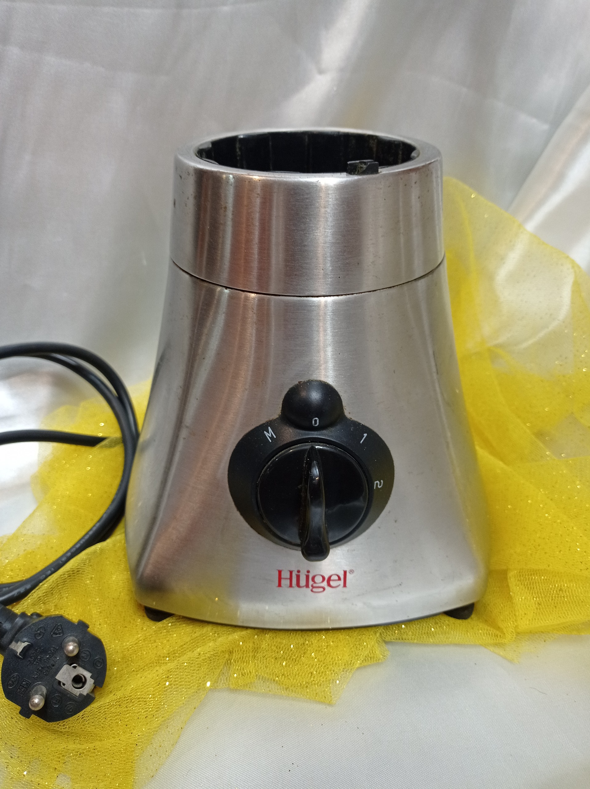 موتور و بدنه دستگاه مخلوط کن Hugel