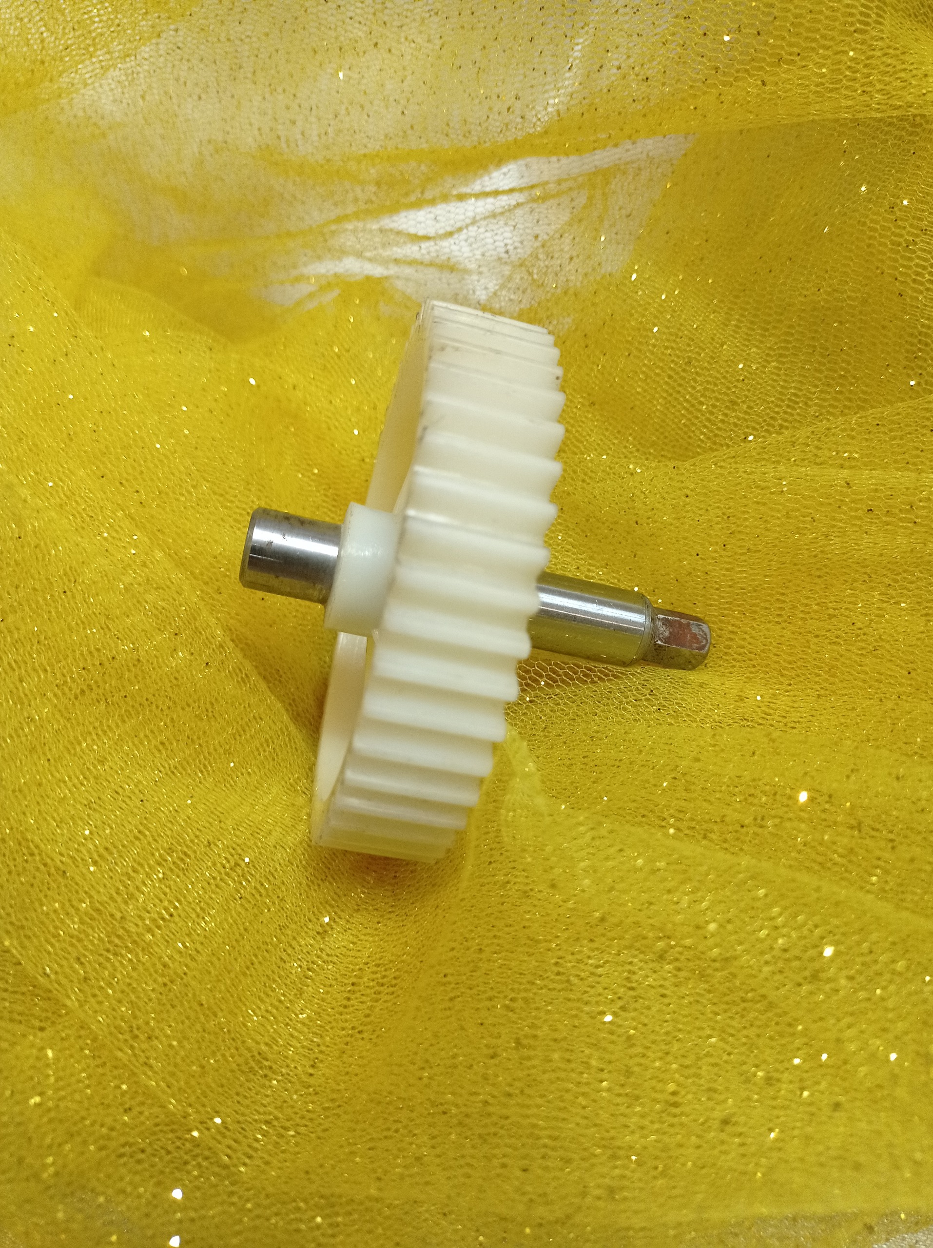 چرخ دنده چرخ گوشت شش پر( کد 23 ) توضیحات دارد