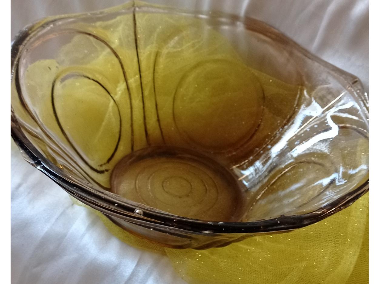 کاسه بزرگ میوه یا آجیل قدیمی