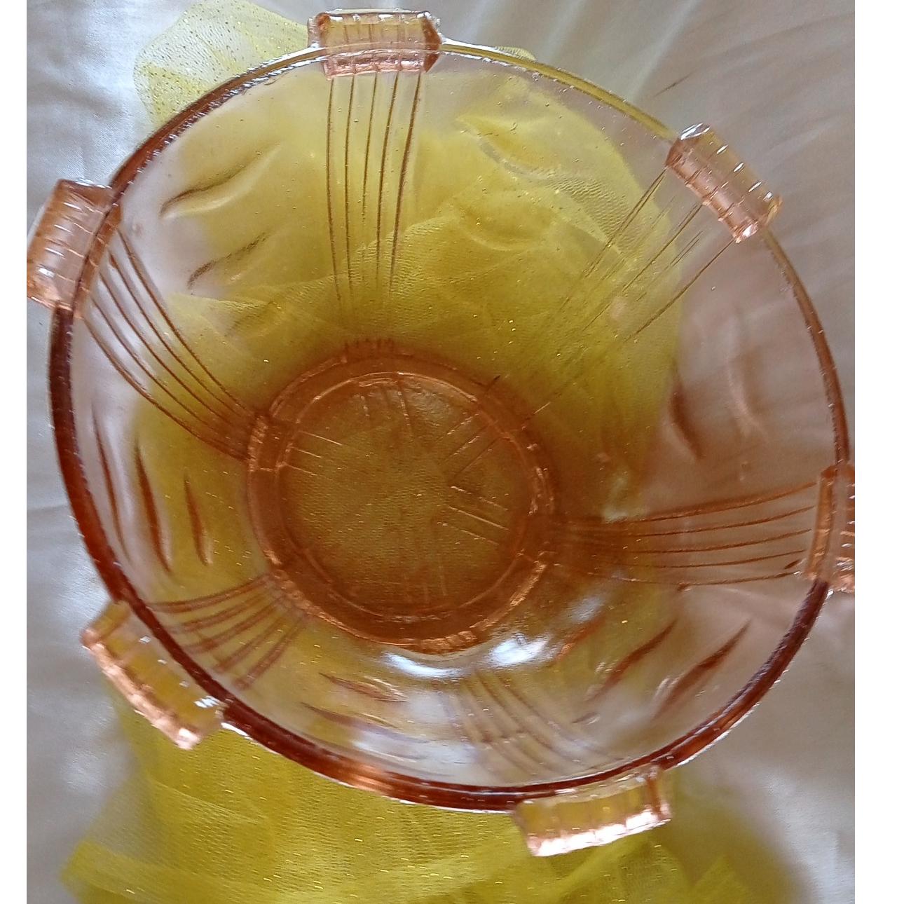 کاسه صورتی میوه خوری و آجیل قدیمی