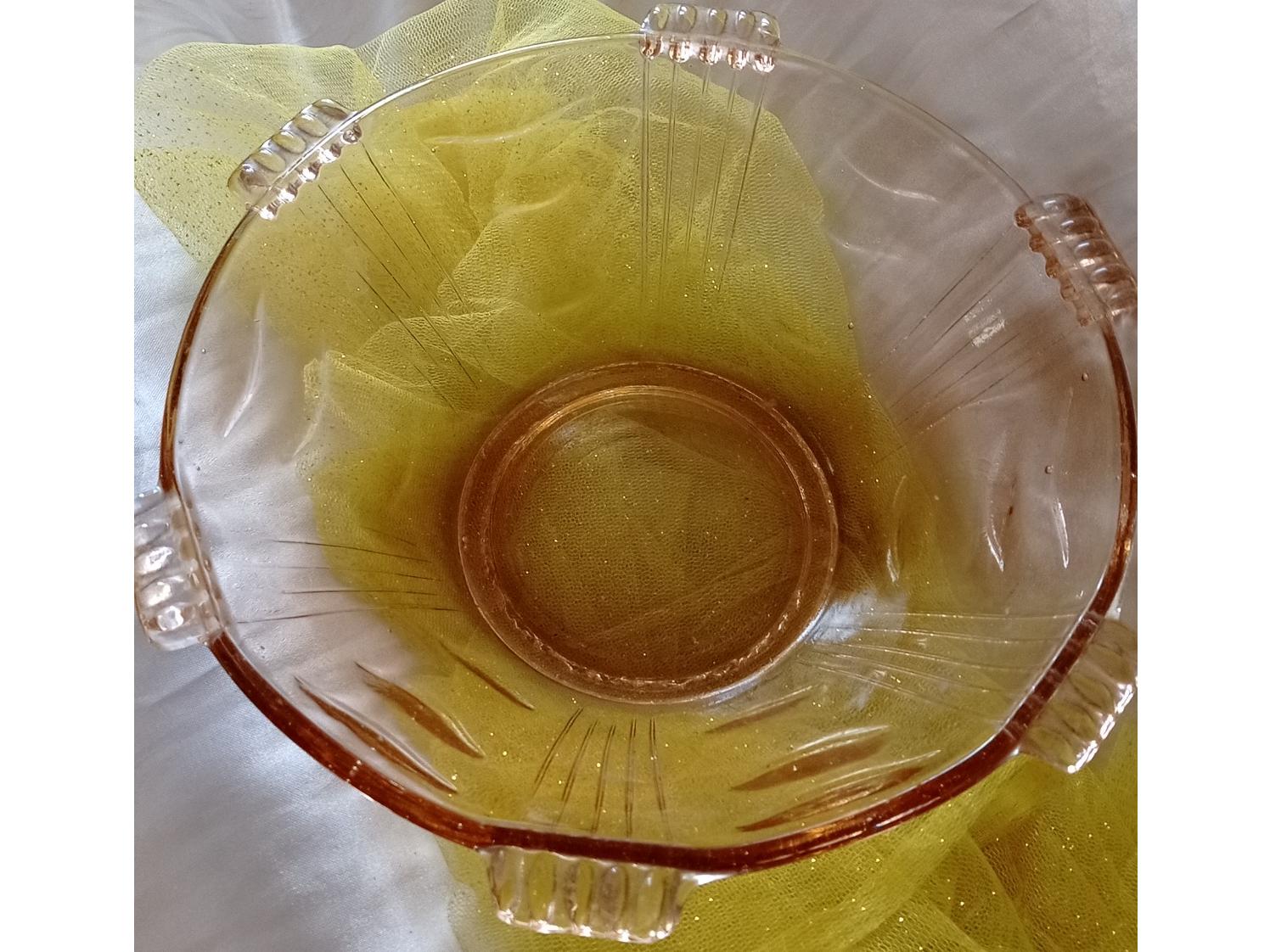 کاسه صورتی میوه خوری و آجیل قدیمی