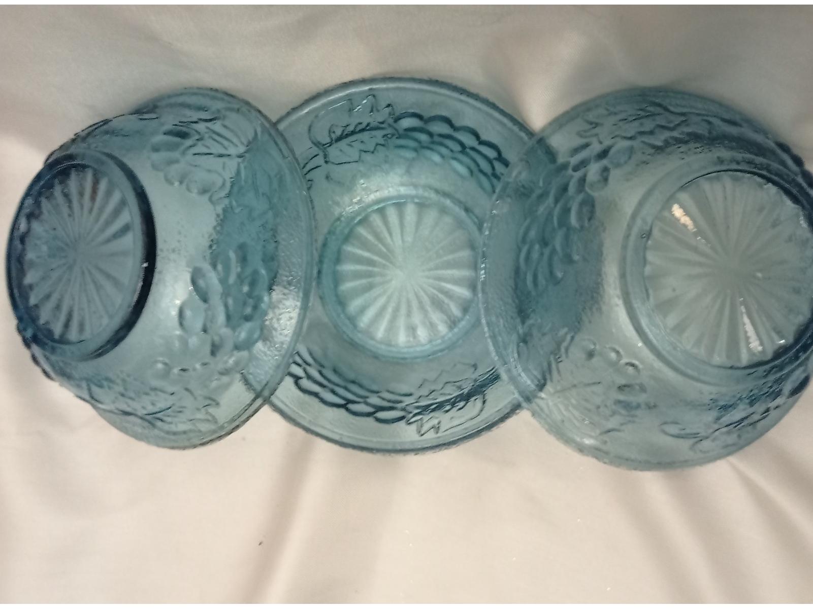 پیاله آبی انگوری قدیمی سه عددی