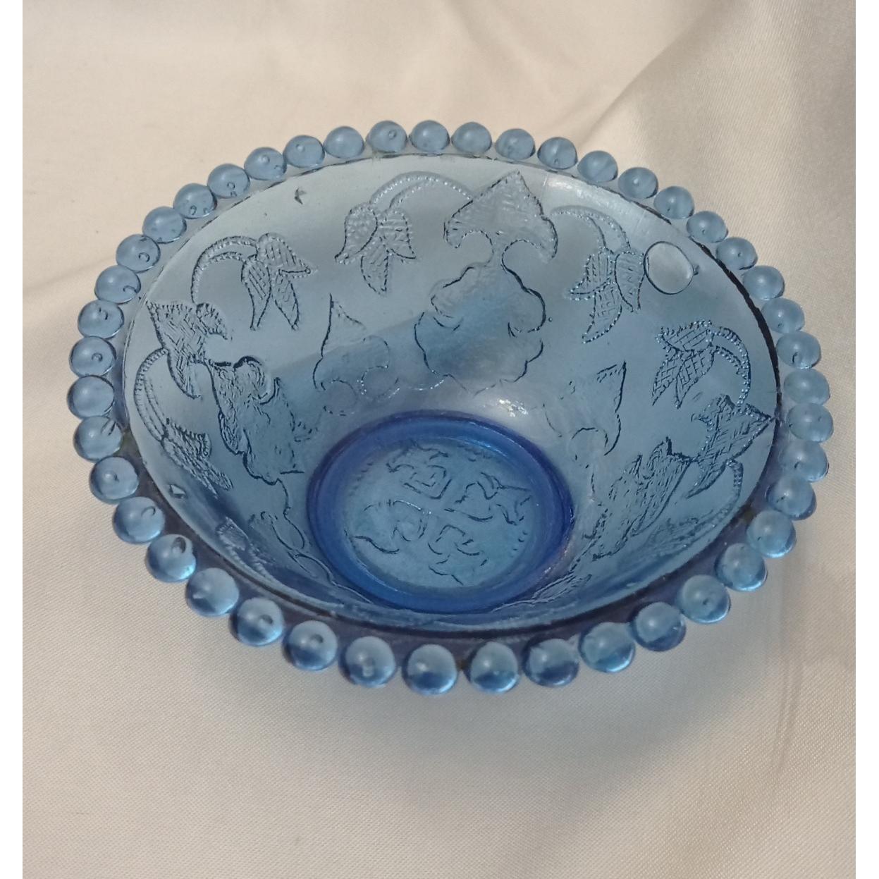 پیاله لب کنگره آبی قدیمی