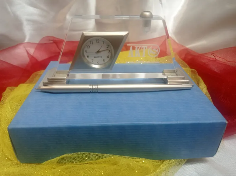 ست رومیزی خودکار و ساعت کریستالی ( کد شش )