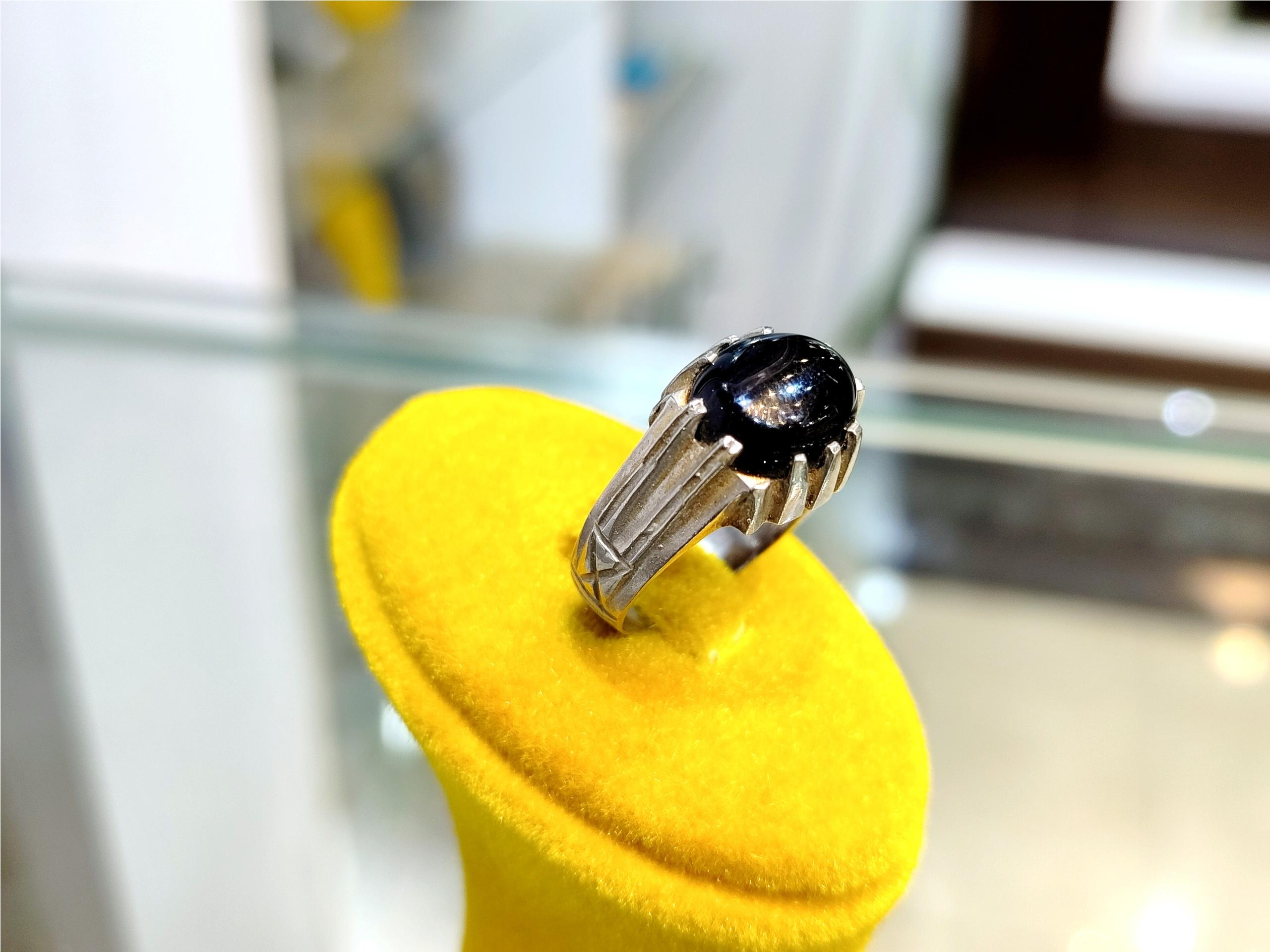 انگشتر سیلندری با نگین اونیکس معدنی فاخر