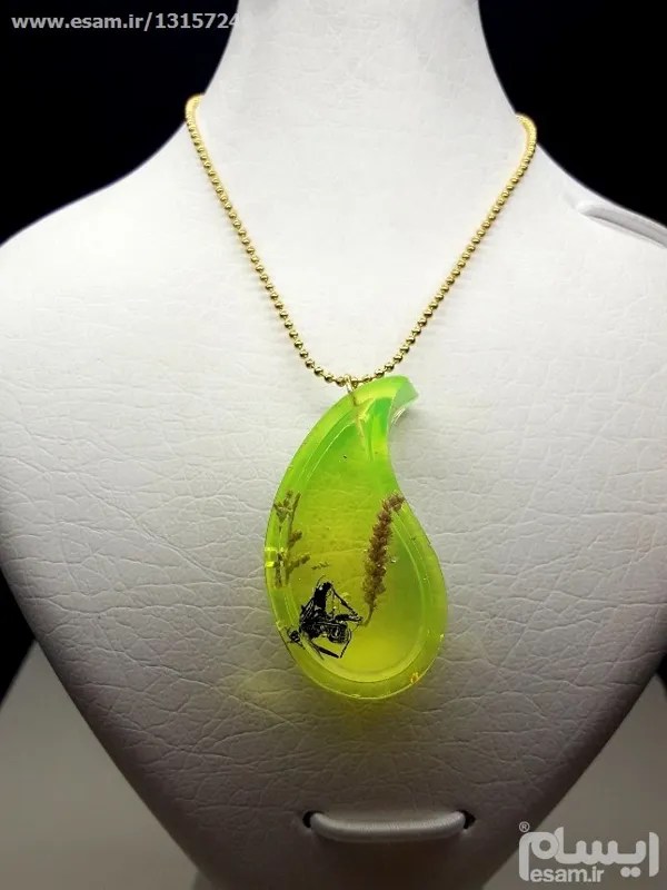 مزایده جنجالی گردنی کهرباطرح روسی مورچه دار بهمراه