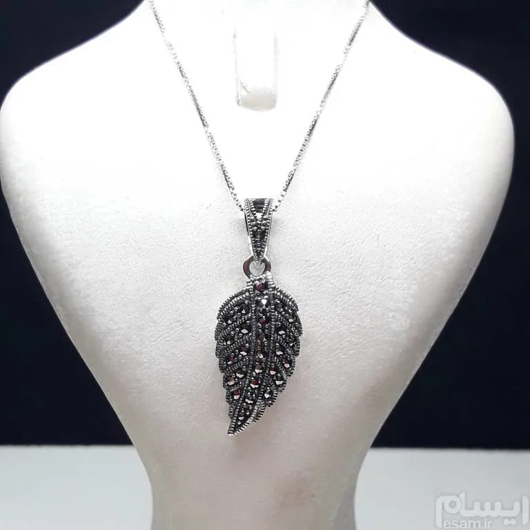 مزایده گردنی تمام دستساز طرح گلبرگ تایلندی