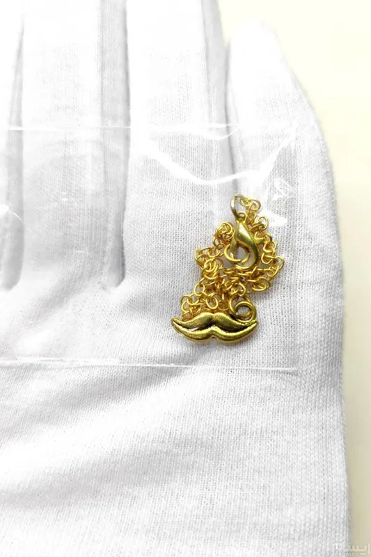 آویز ساعت استیل رنگ ثابت طرح سبیل