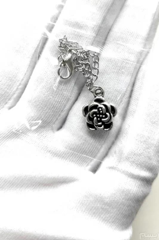 آویز ساعت استیل رنگ ثابت طرح گل