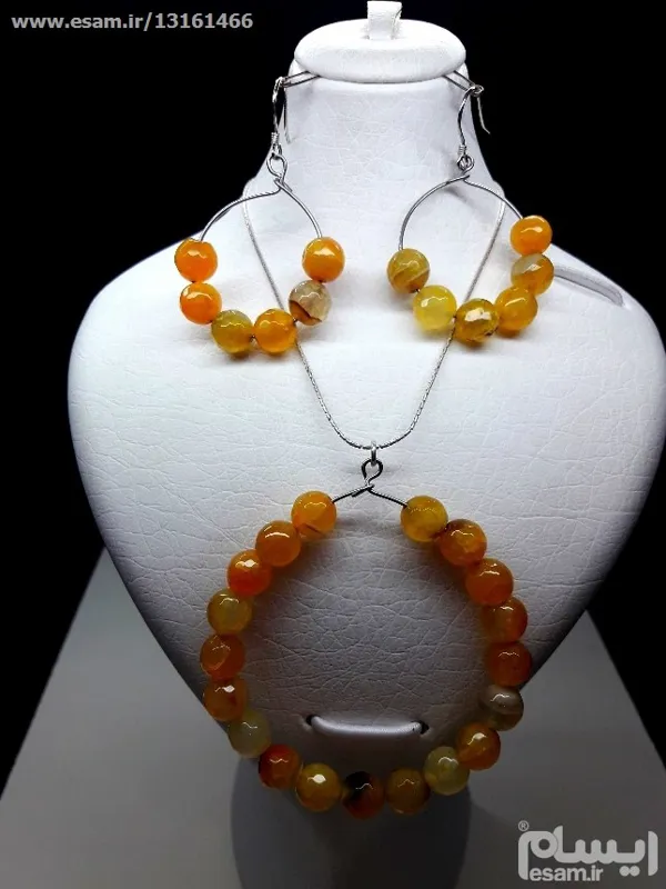 مزایده نیم ست نقره و عقیق دستساز