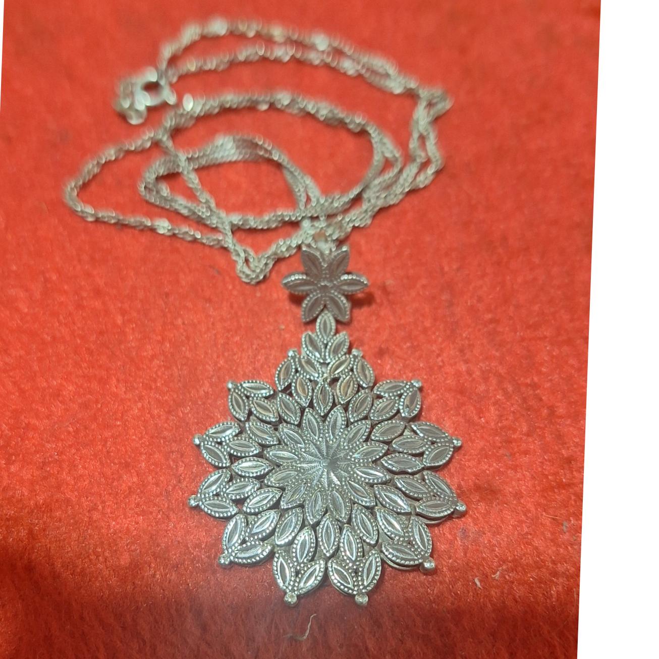 زنجیر ومدال گردنی نقره
