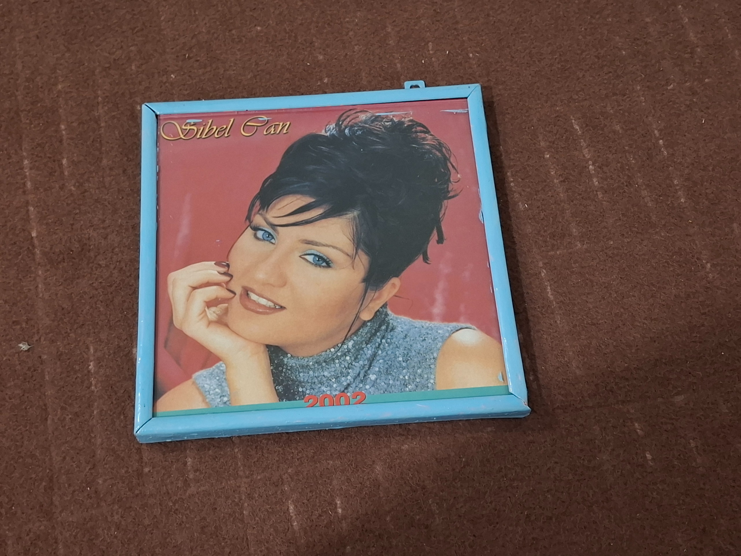 قاب عکس قدیمی چهار چوب آلومینیومی سال 2002