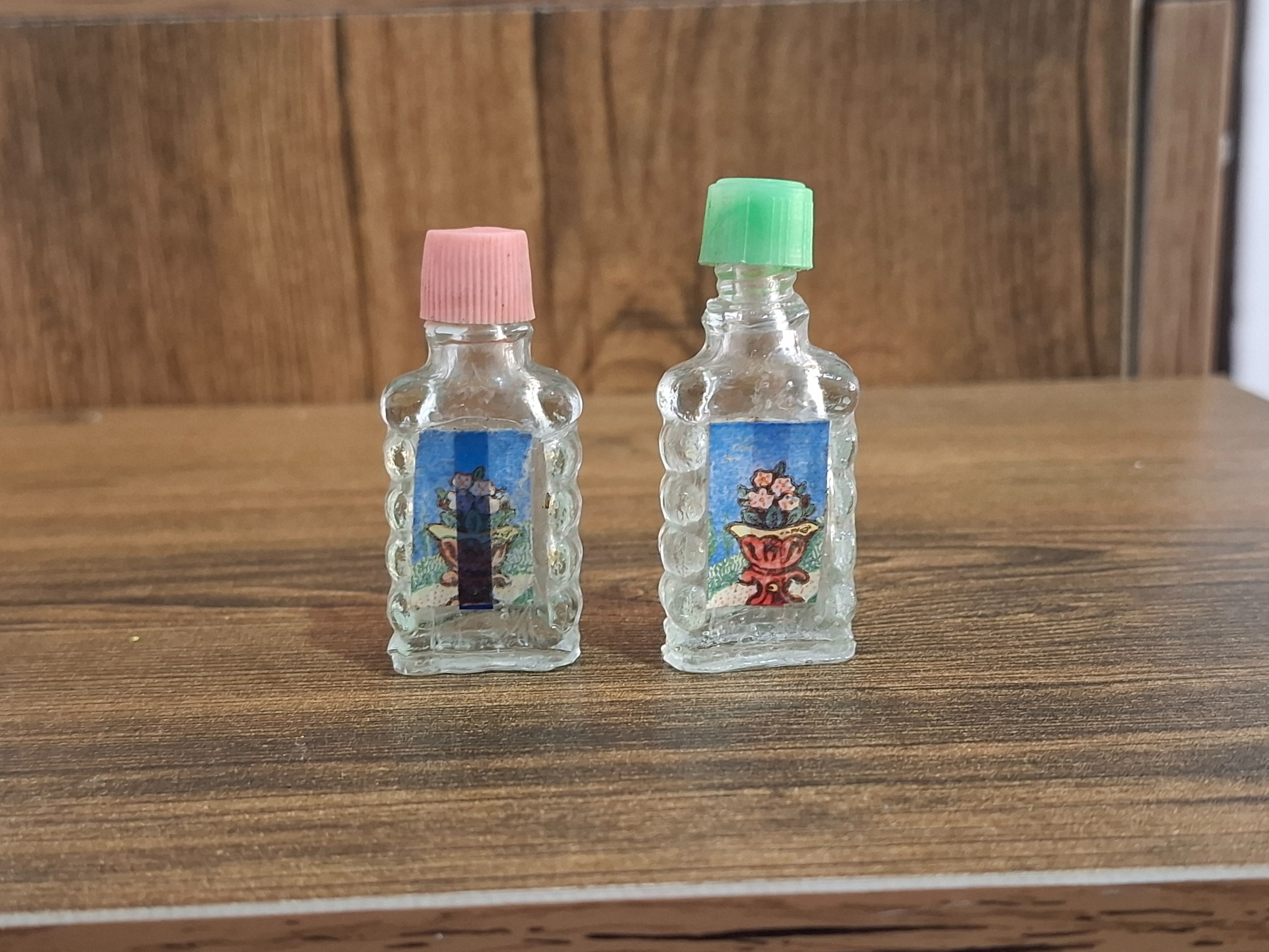  نوستالژی دو عدد شیشه عطر قدیمی کوچک