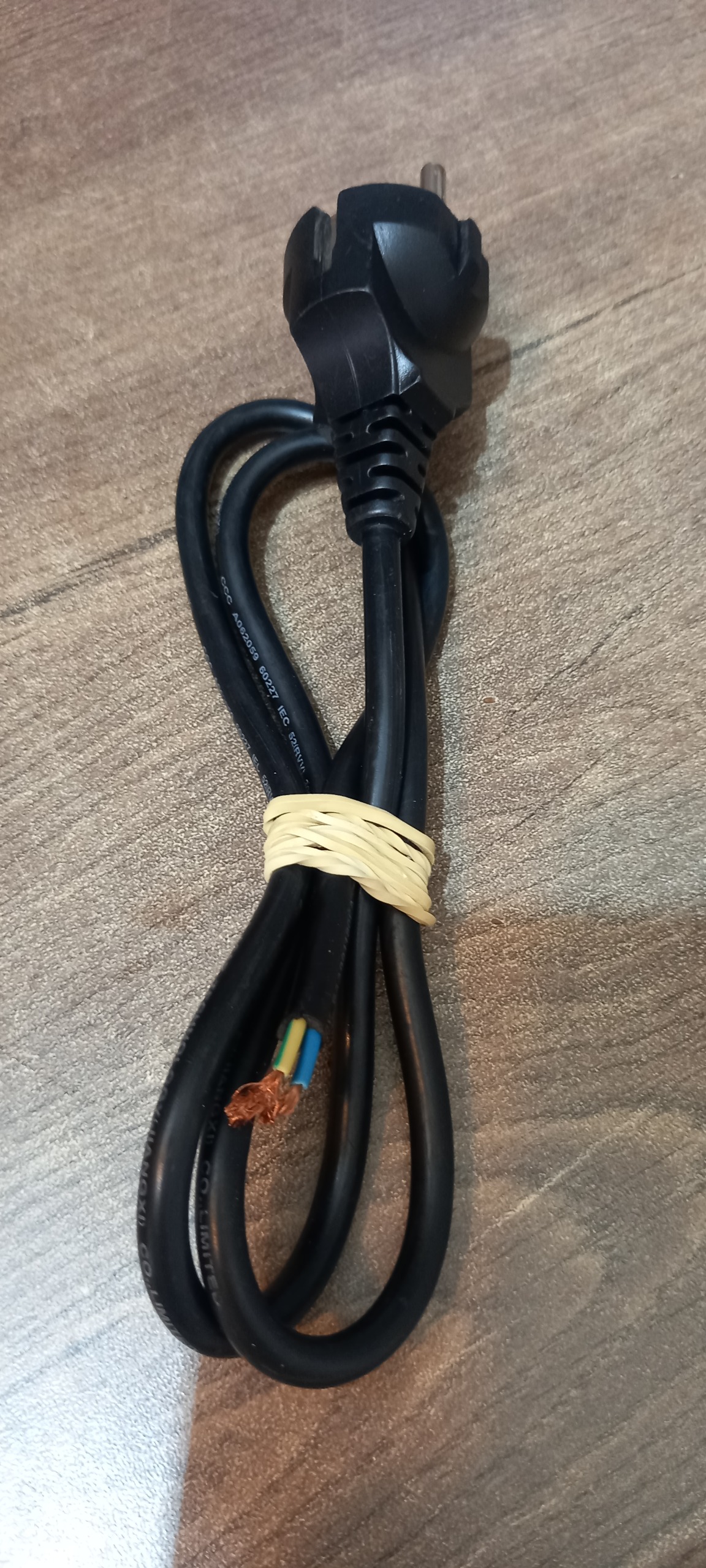 کابل برق و دوشاخه ارت دار پرس خارجی