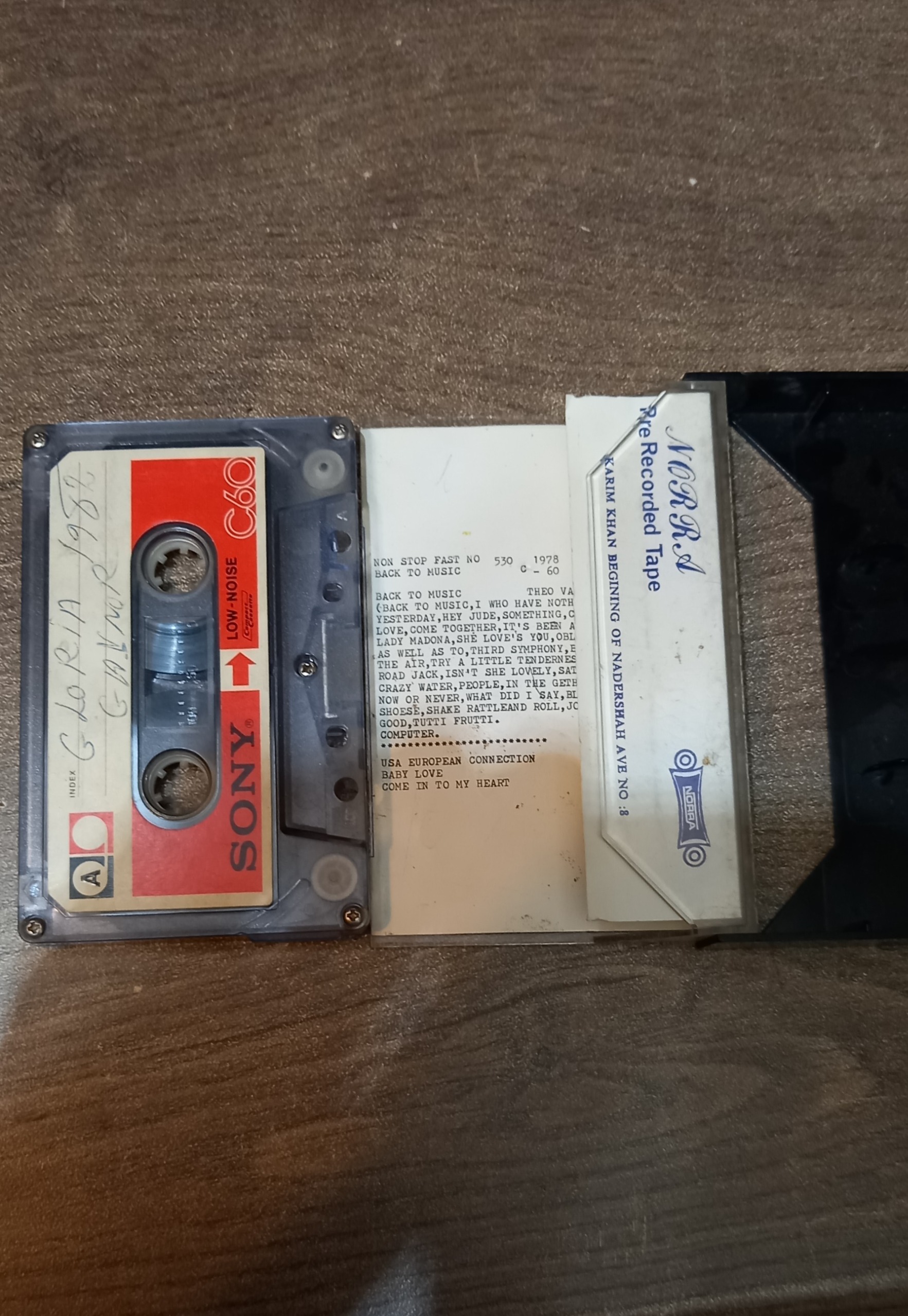 نوار کاست قدیمی سونی اصل طبق عکس توضیح دارد