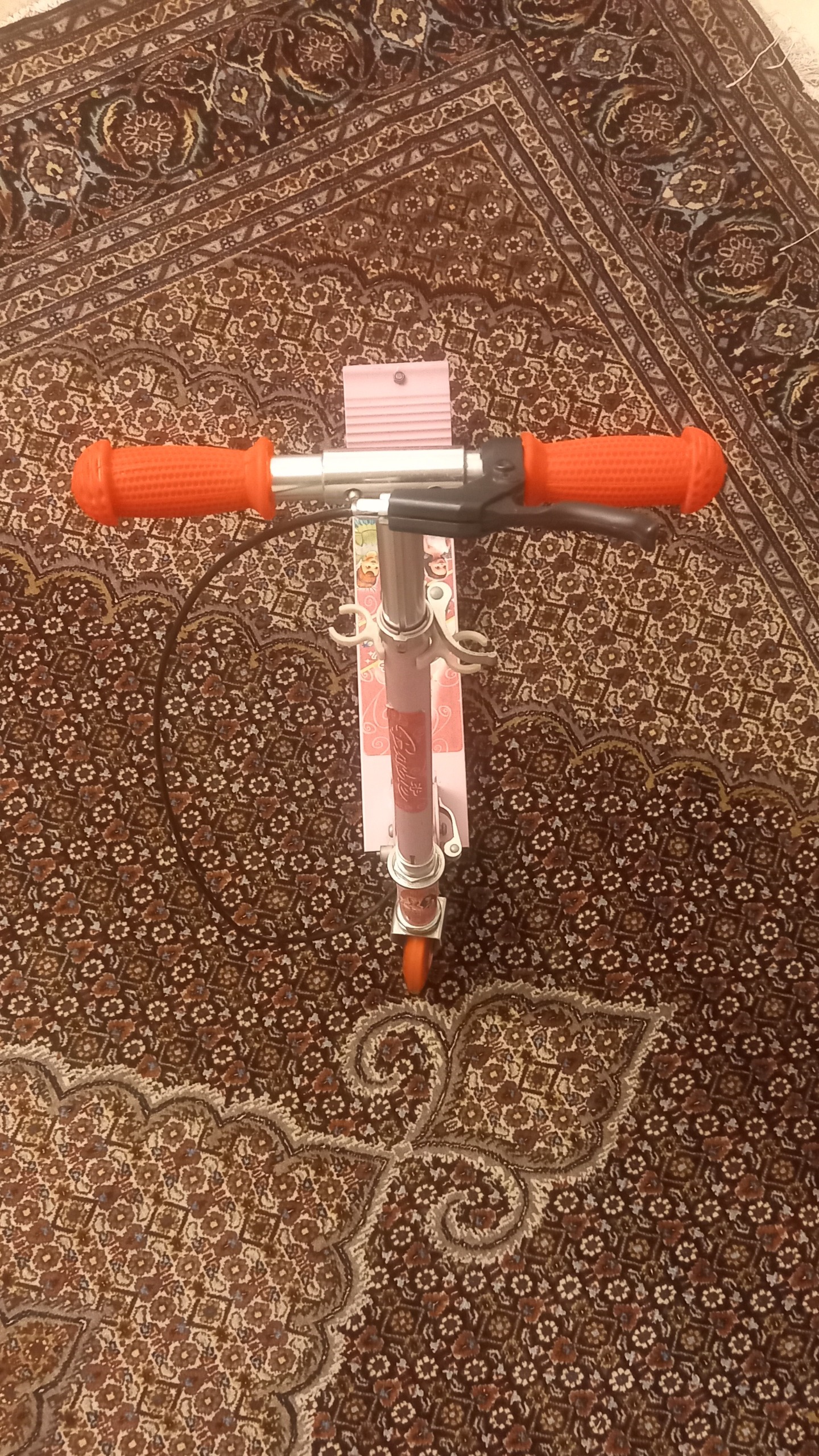 اسکوتر نونو قدیمی خیلی بادوام وشیک توضیح دارد