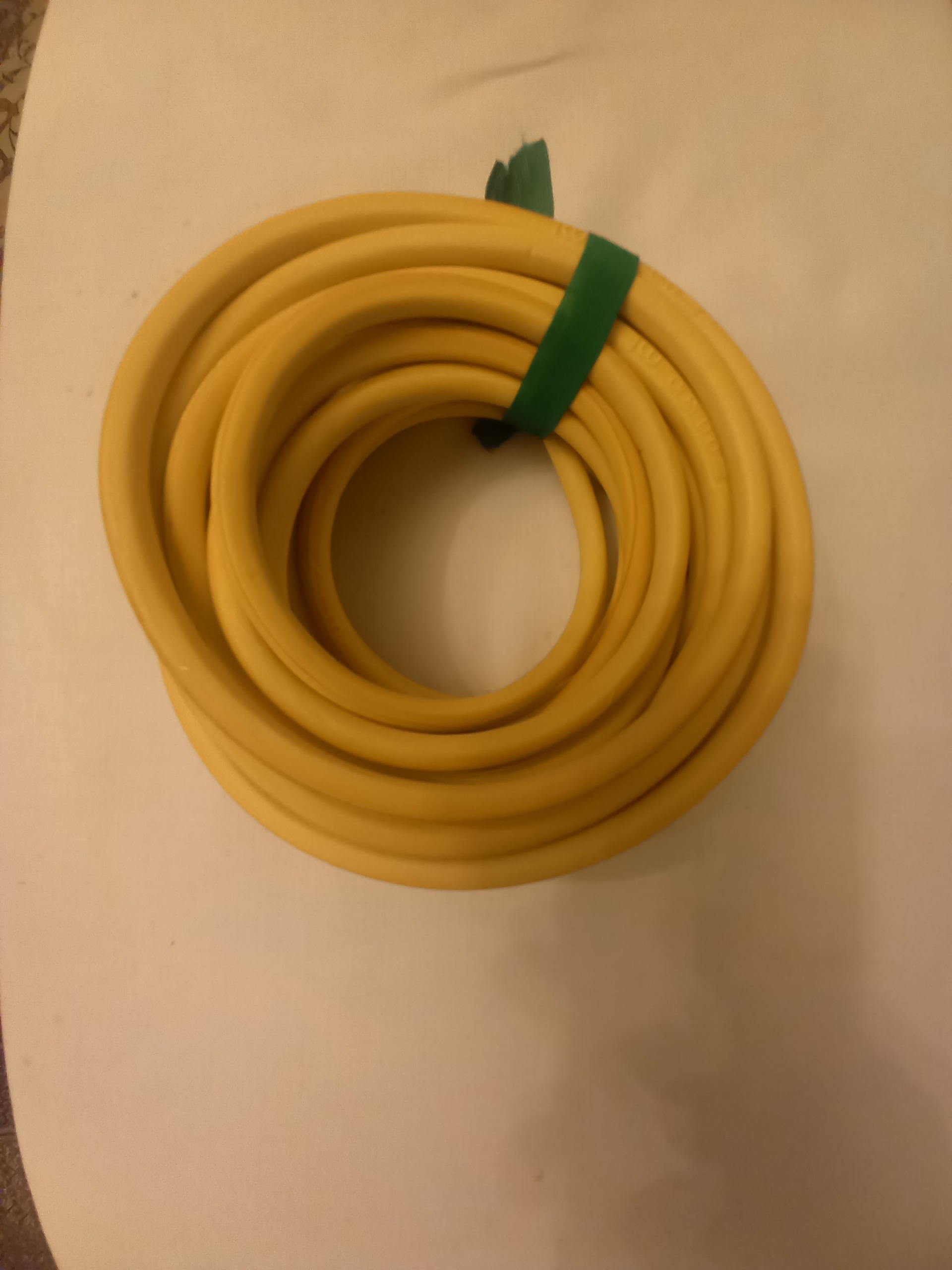 سیم نمره 16 ابی وزردهرکدام حدودا 7 متر توضیح دارد