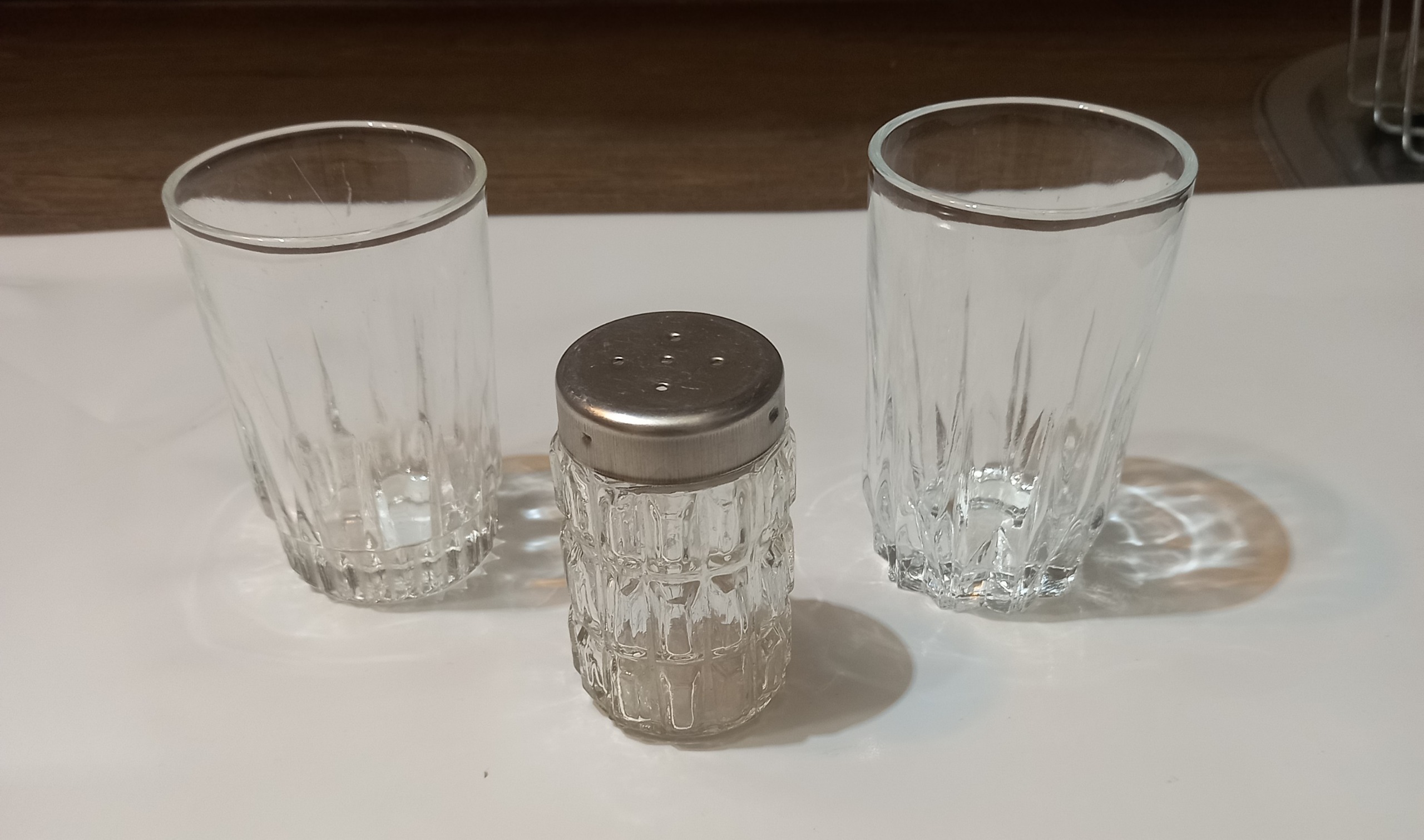 2 طرح استکان ویک عدد نمکدان خوش فورم توضیح