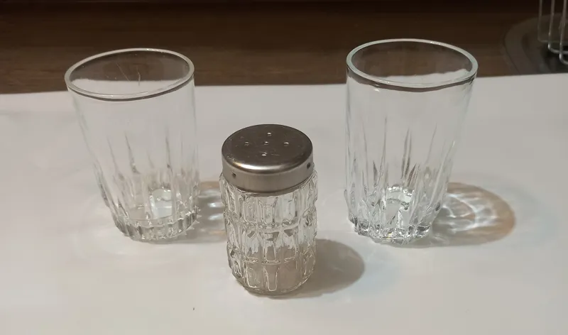 2 طرح استکان ویک عدد نمکدان خوش فورم توضیح