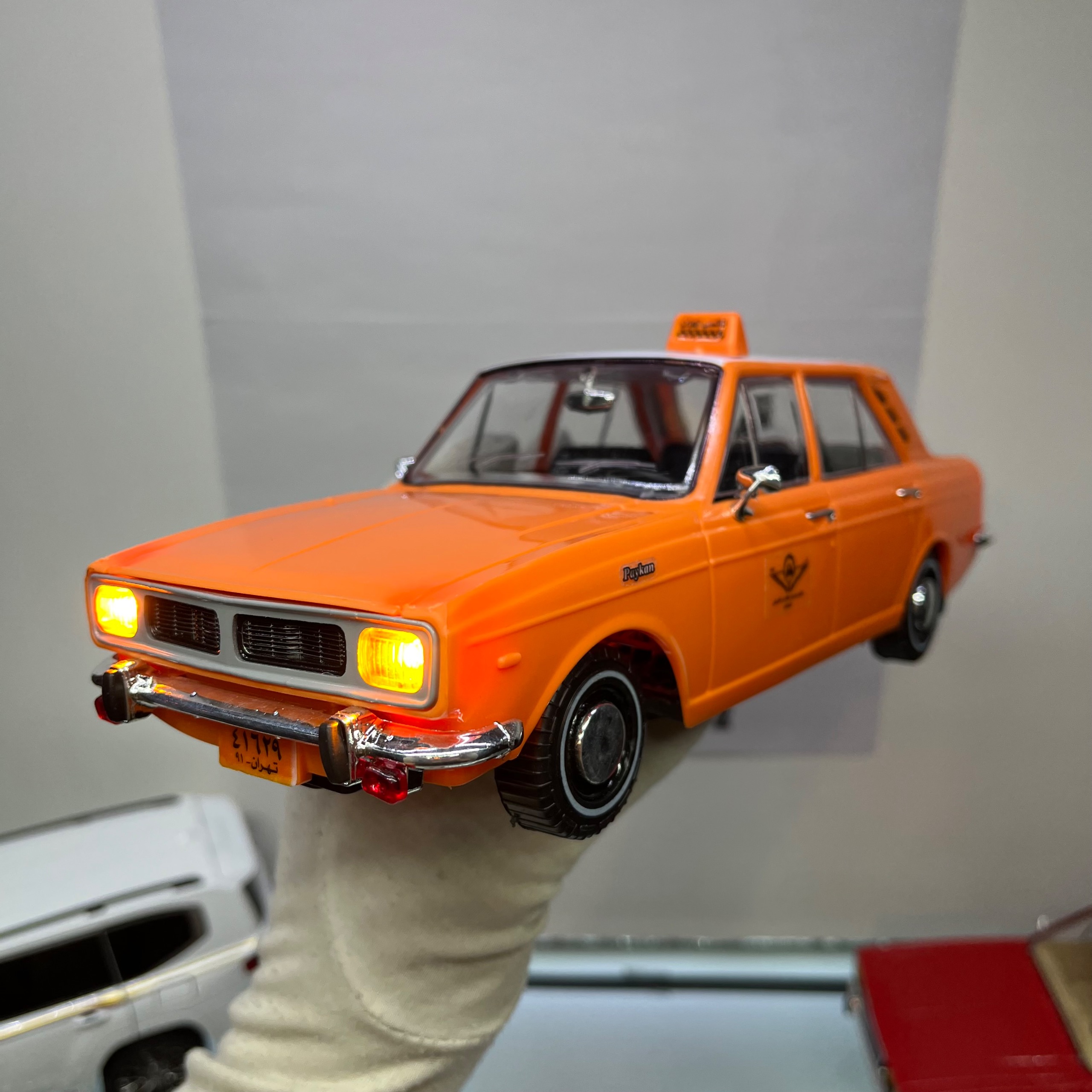 پیکان تاکسی کارلوکس قالپاق سکه ای