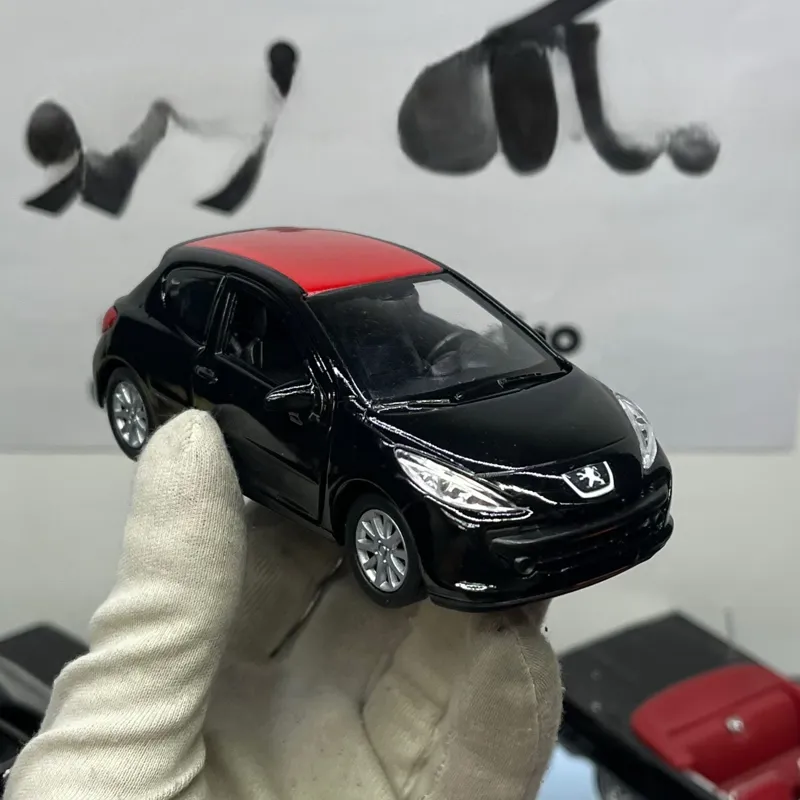 پژو 207 مشکی سقف قرمز