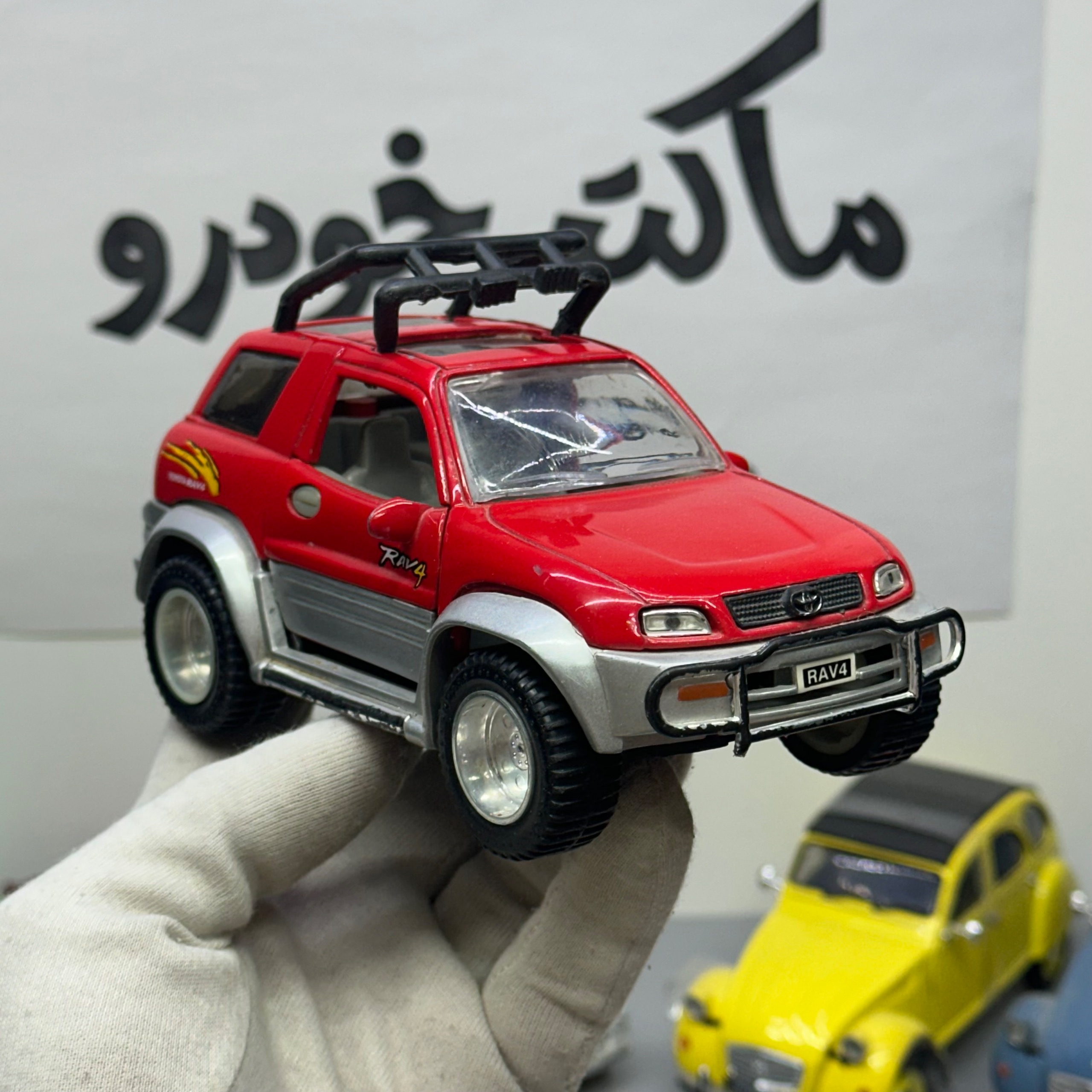 ماکت تویوتا rav4 قرمز سانی ساید