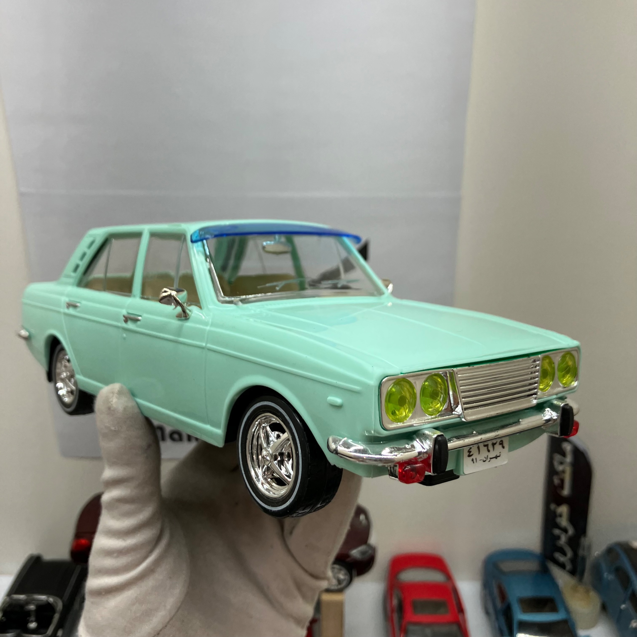 ماکت پیکان جوانان فیروزه ای